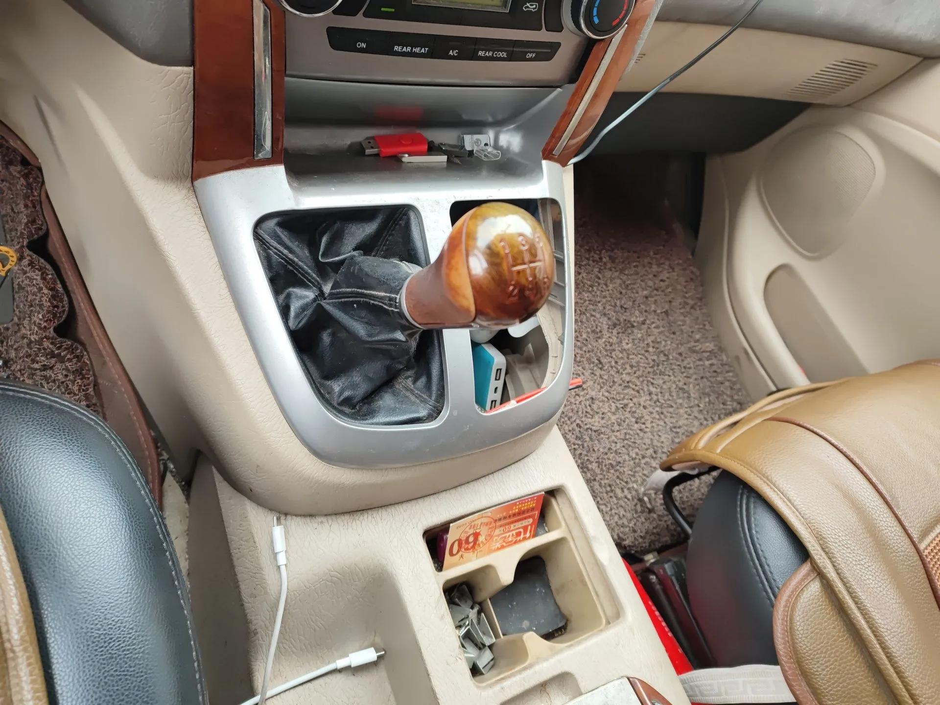 Foton MP-X E 2014 2.4L Wealth Express Comfort Version Basic Edition with 4G64 — миниатюра 15