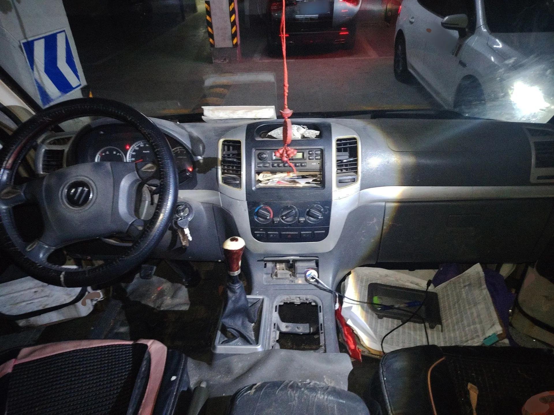 Foton Scenic 2014 2.0L Express Classic Short-Wheelbase Low-Roof 4Y20M — миниатюра 10