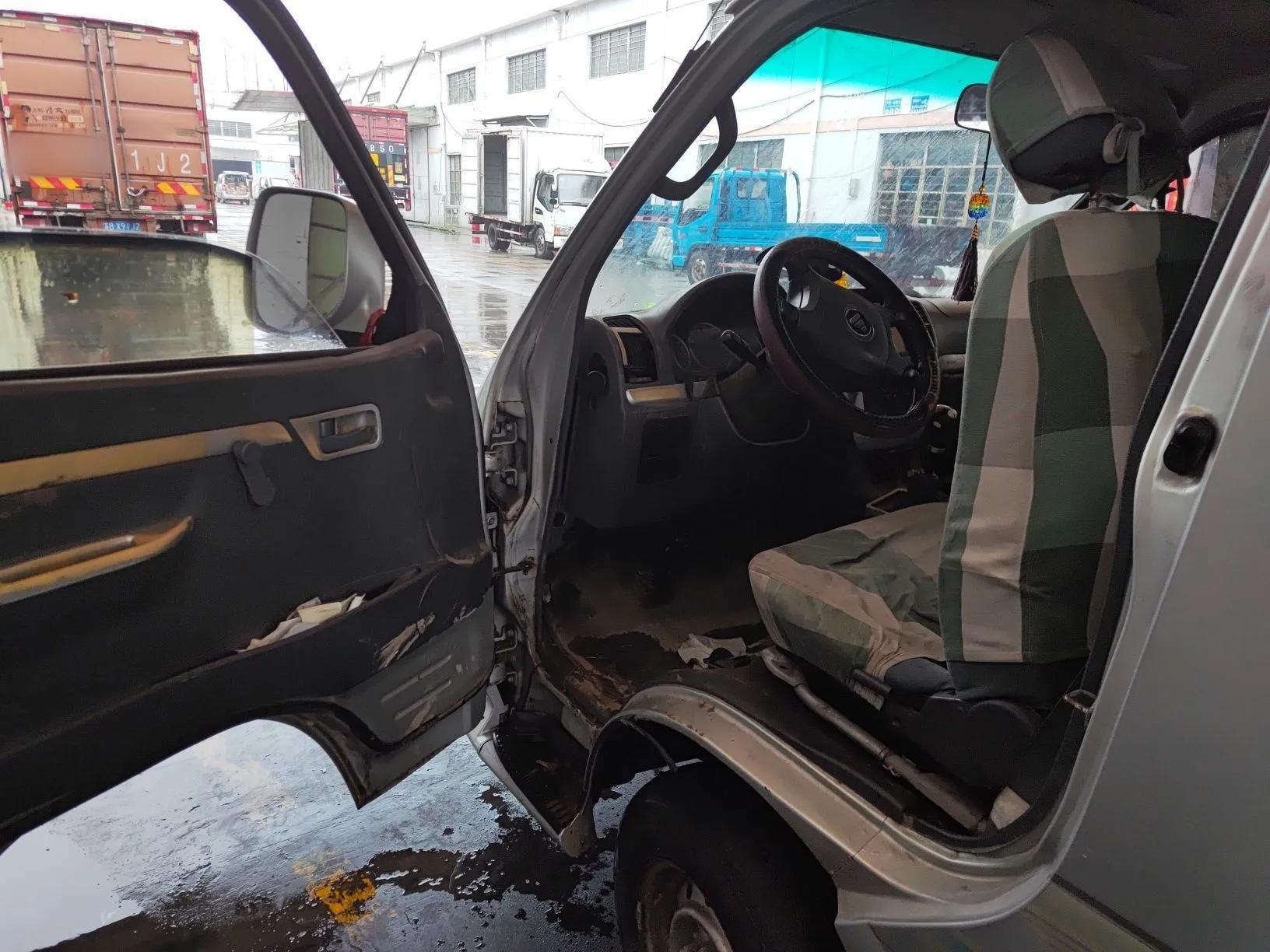 Foton Scenic 2014 2.5T Express Classic Long-Wheelbase Low-Roof Model 4J25TC — миниатюра 17