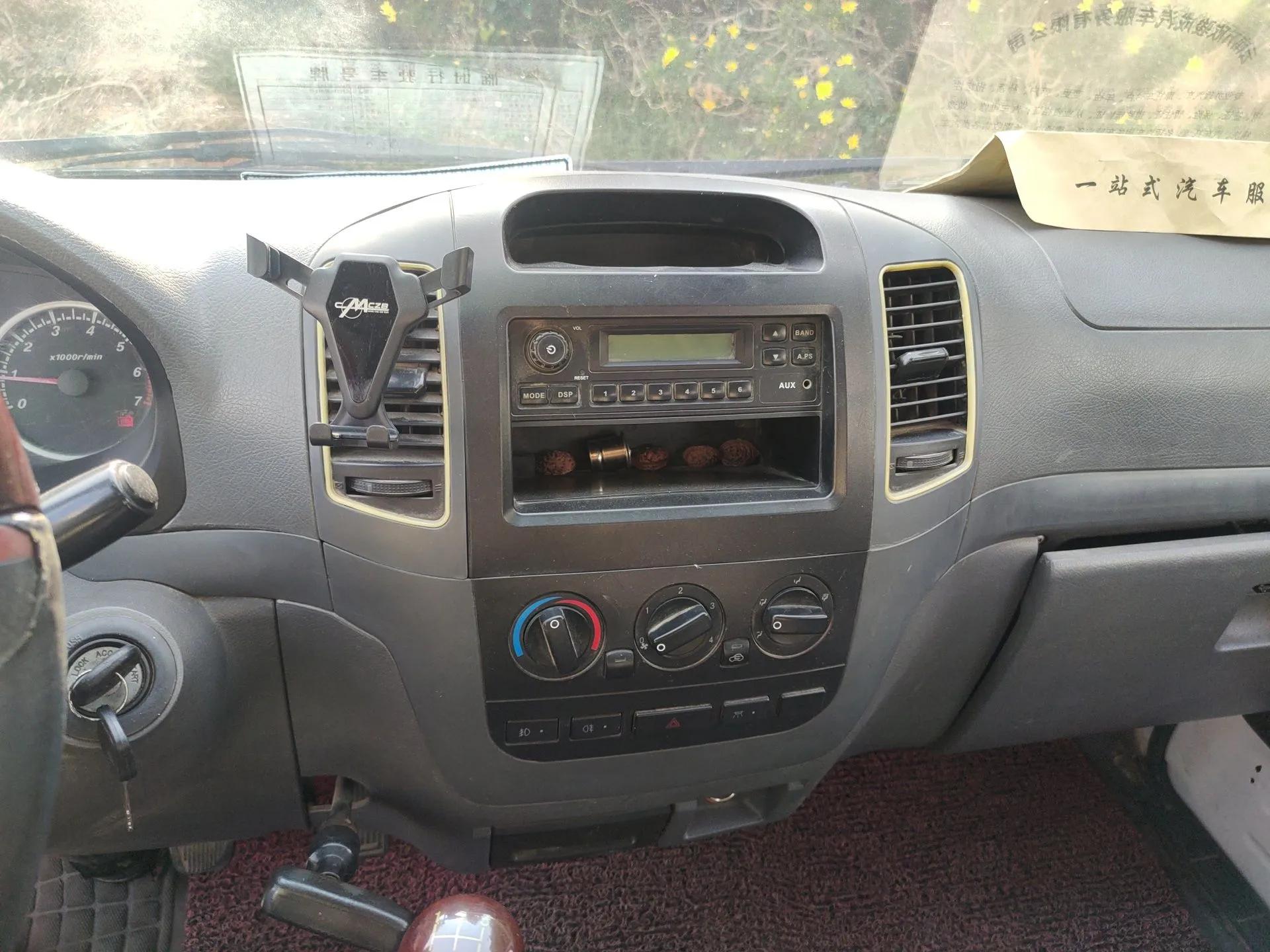 Foton Scenic 2014 2.0L Express Classic Short-Wheelbase High-Roof 491EQ4A — миниатюра 14