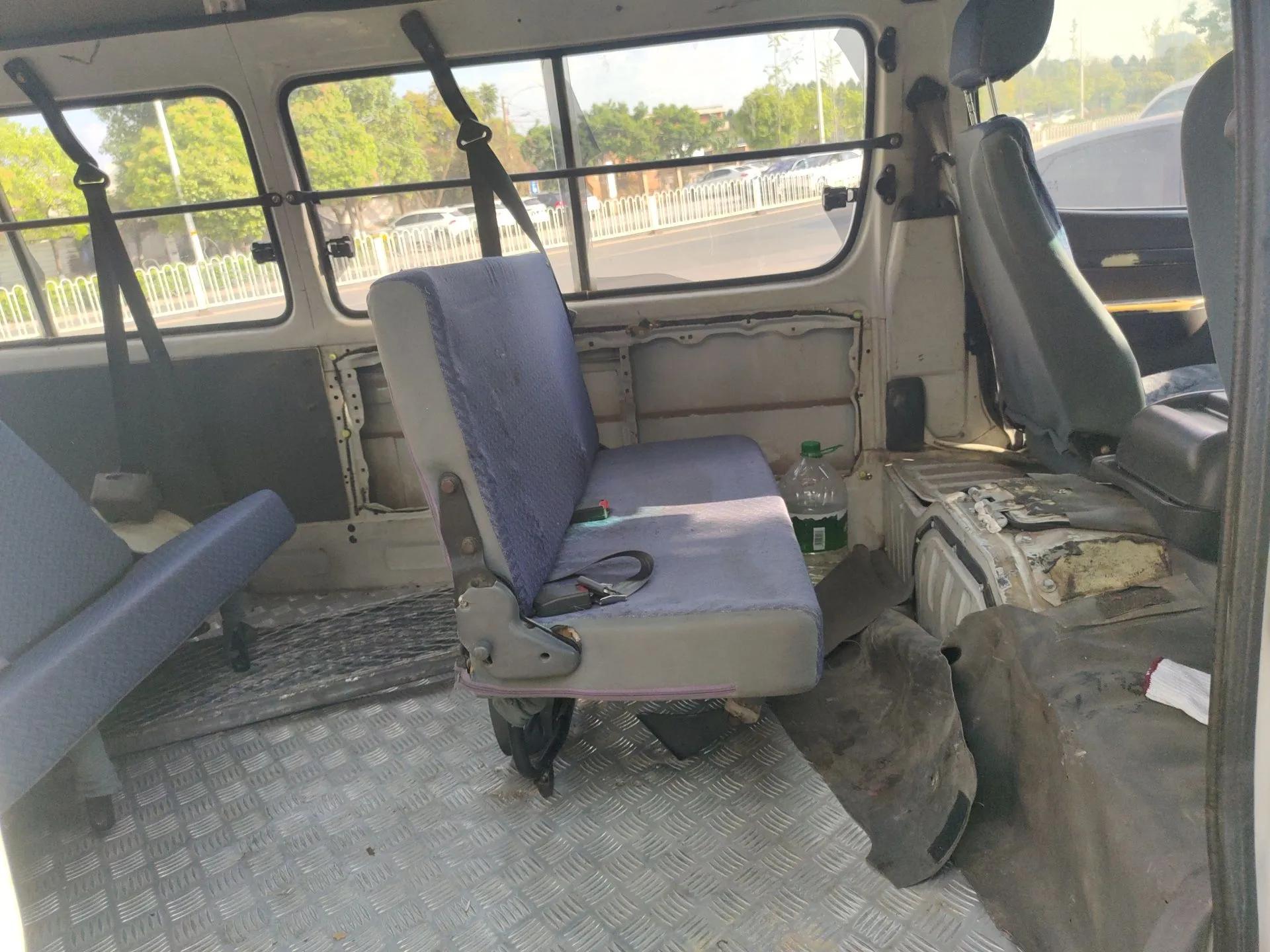 Foton Scenic 2014 2.0L Express Classic Short-Wheelbase High-Roof 491EQ4A — миниатюра 18