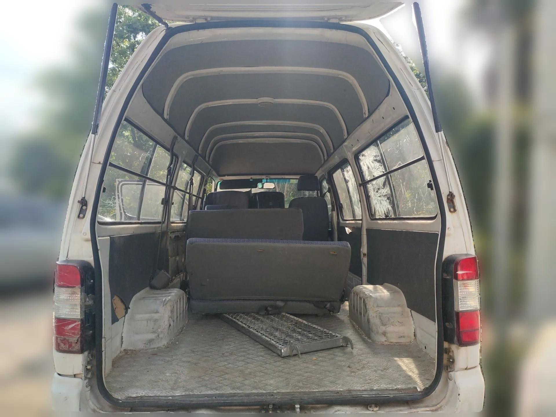 Foton Scenic 2014 2.0L Express Classic Short-Wheelbase High-Roof 491EQ4A — миниатюра 20