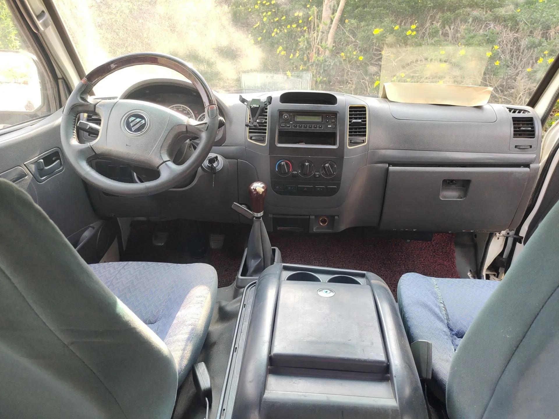 Foton Scenic 2014 2.0L Express Classic Short-Wheelbase High-Roof 491EQ4A — миниатюра 10