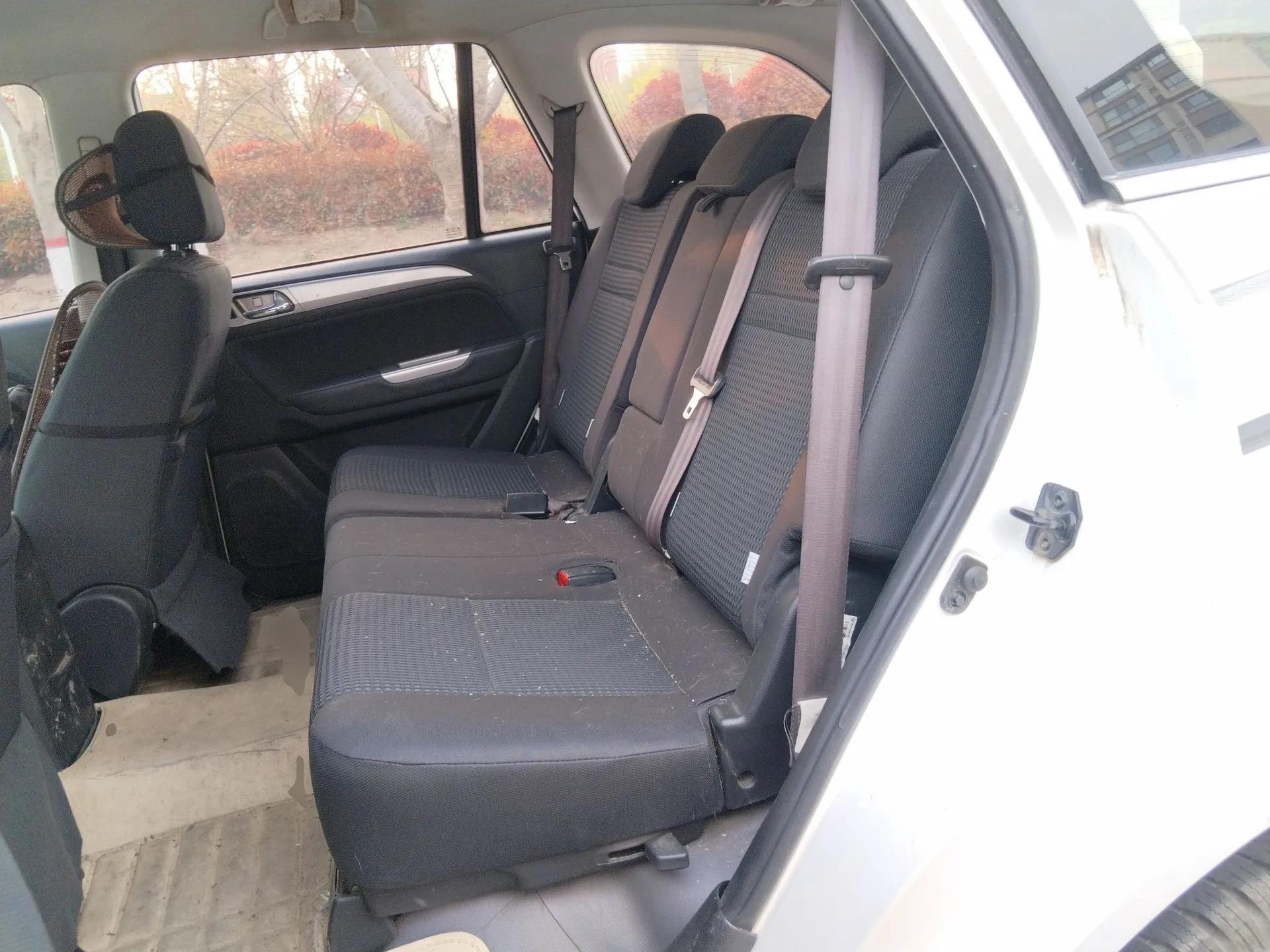 Foton Savana 2015 2.0T Manual 4x4 Gasoline Luxury 7-Seater — миниатюра 18
