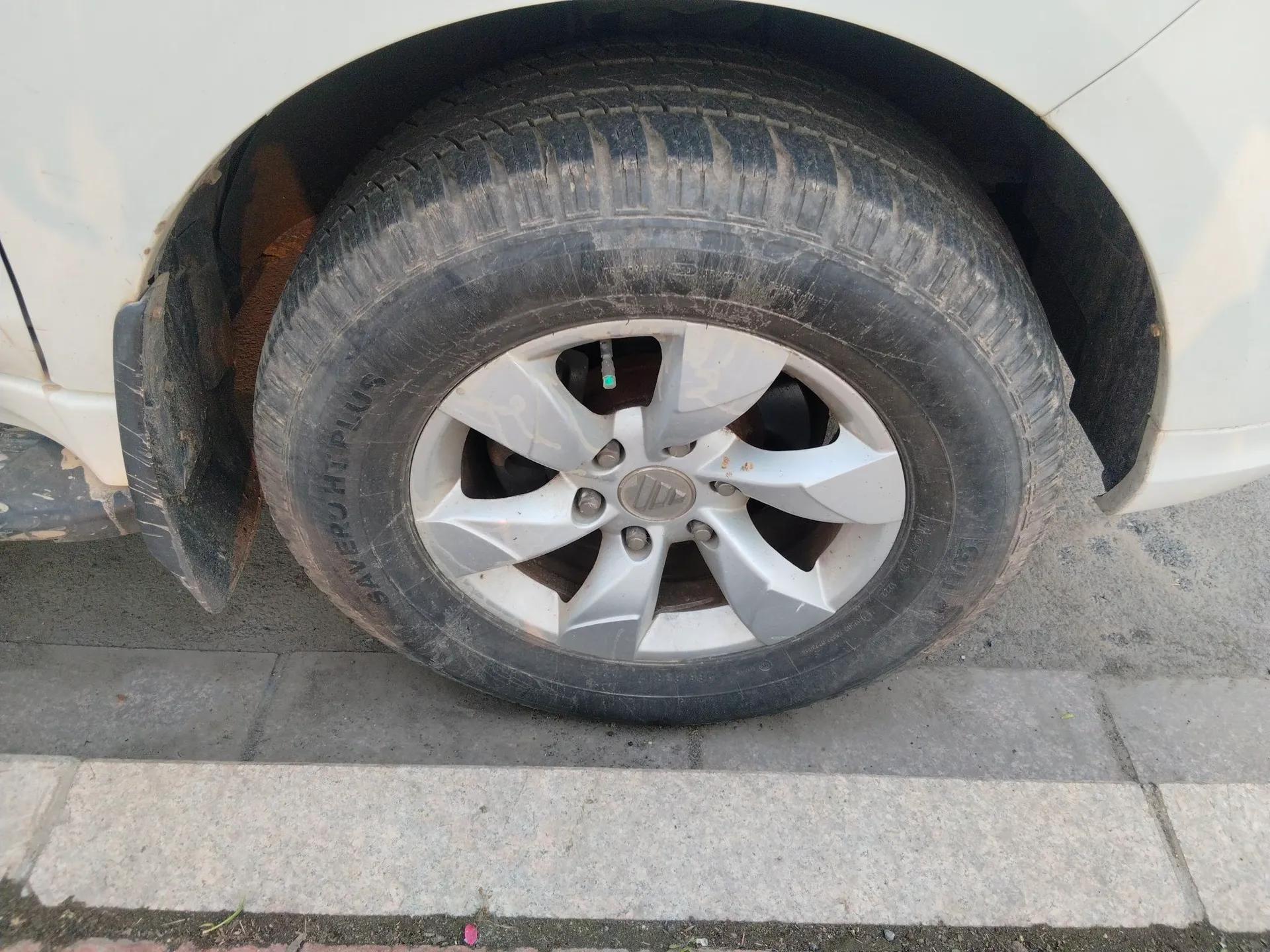 Foton Savana 2015 2.0T Manual 4x4 Gasoline Luxury 7-Seater — миниатюра 8