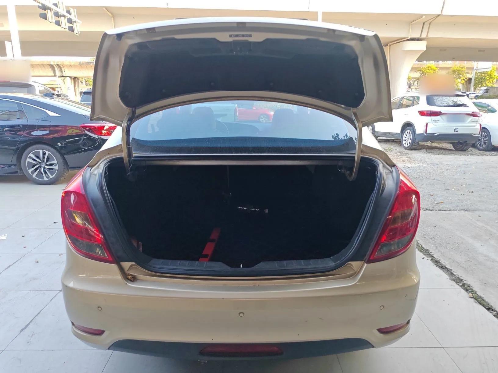GAC Trumpchi GA3S Vision 2014 1.6L Automatic Luxury ESP Version — миниатюра 17