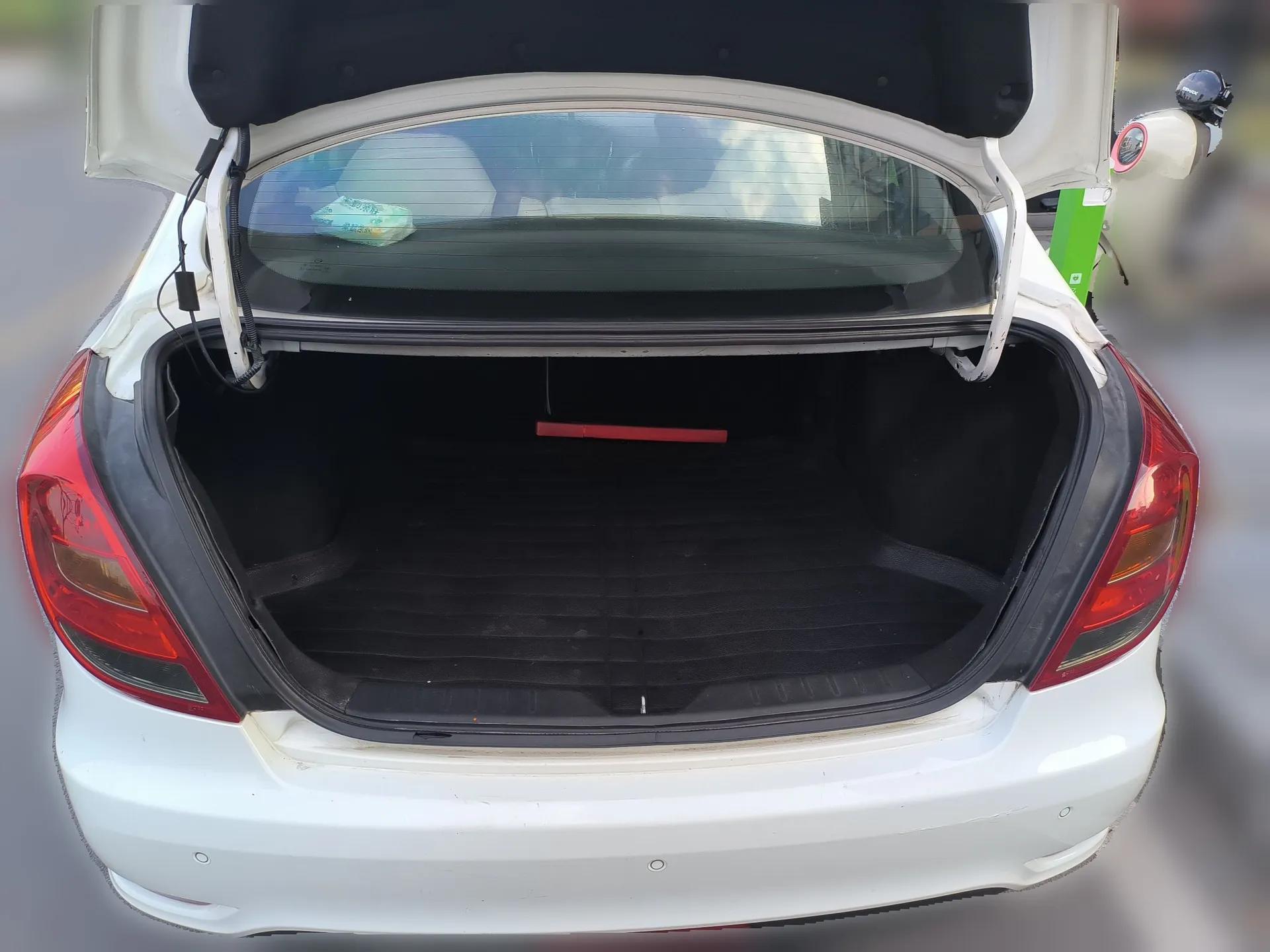 GAC Trumpchi GA3S Vision 2014 1.6L Manual Elite Edition — миниатюра 20