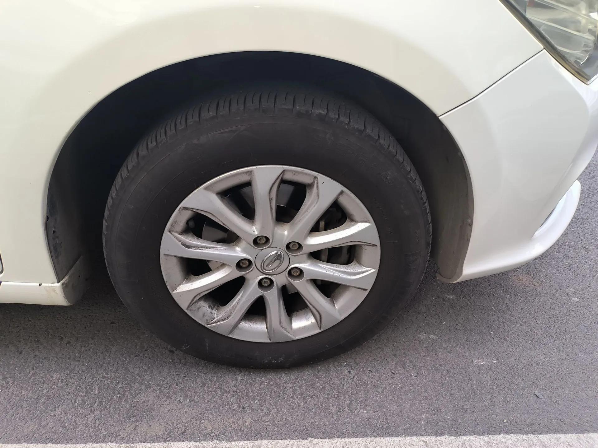GAC Trumpchi GA3S Vision 2014 1.6L Manual Elite Edition — миниатюра 8
