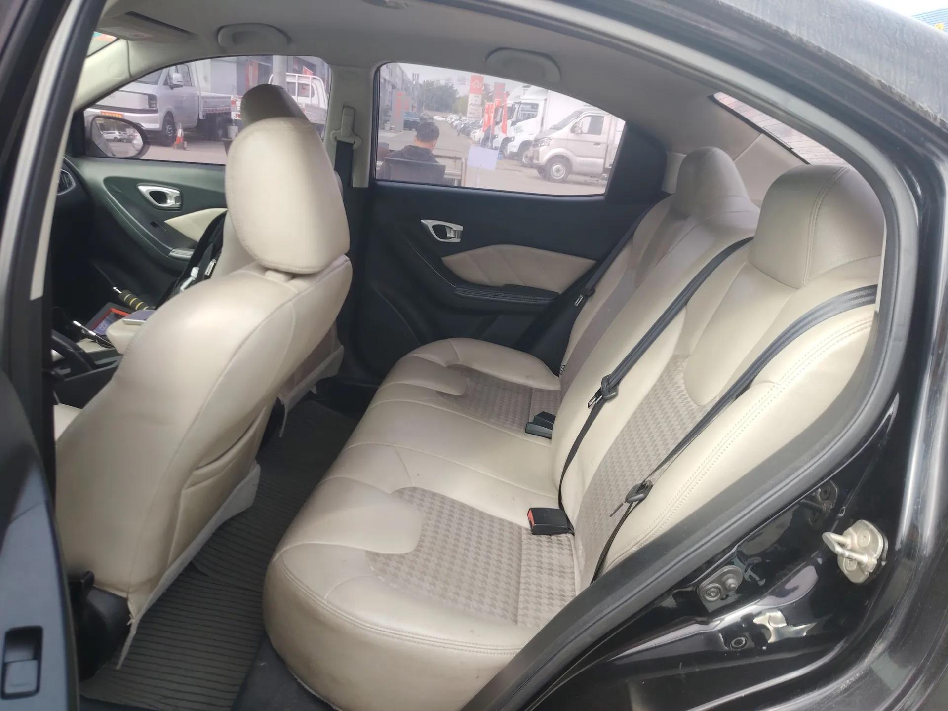 GAC Trumpchi GA3S Vision 2014 1.6L Manual Elite Edition — миниатюра 19
