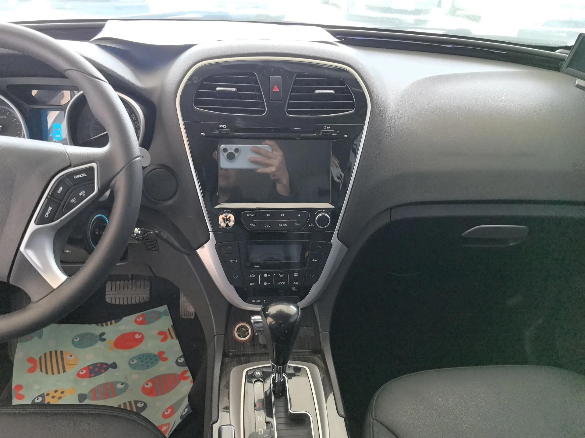 GAC Trumpchi GS5 Super 2015 2.0L Automatic Two-Wheel Drive Comfort Edition — миниатюра 15