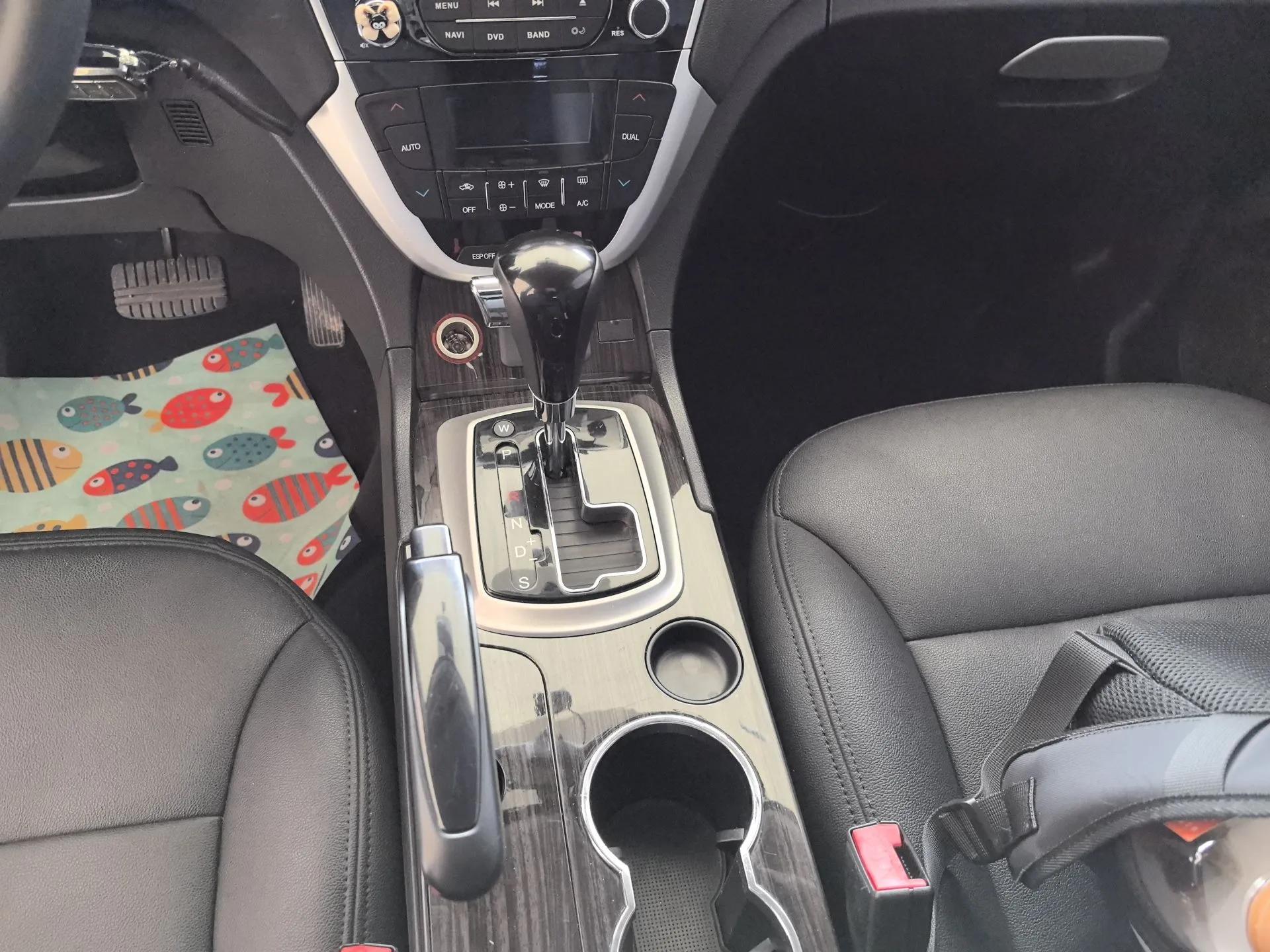 GAC Trumpchi GS5 Super 2015 2.0L Automatic Two-Wheel Drive Comfort Edition — миниатюра 16
