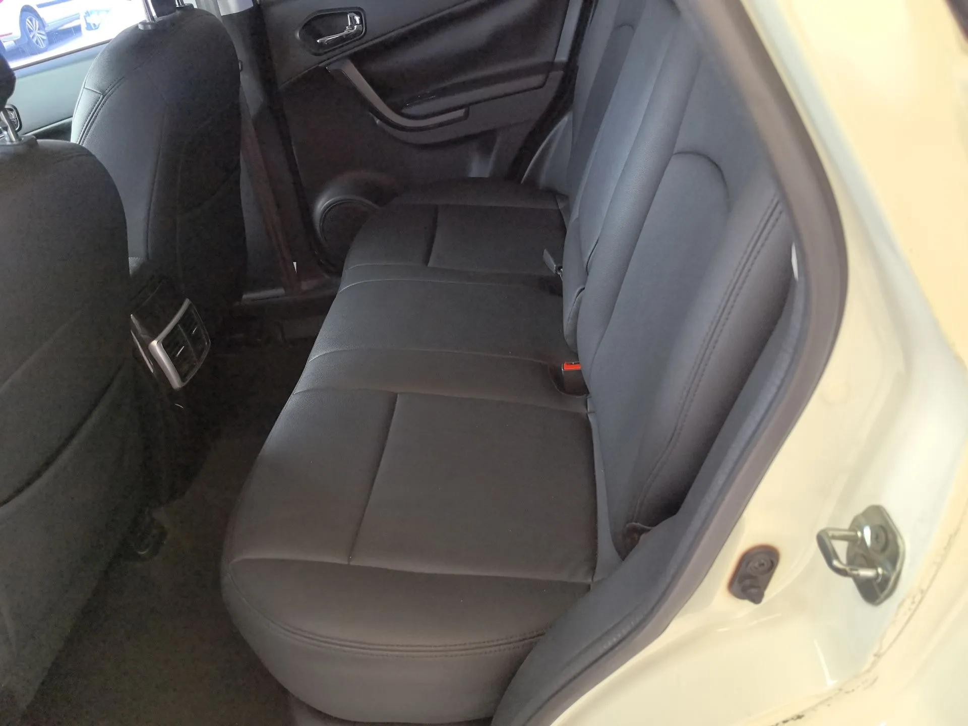 GAC Trumpchi GS5 Super 2015 2.0L Automatic Two-Wheel Drive Comfort Edition — миниатюра 19