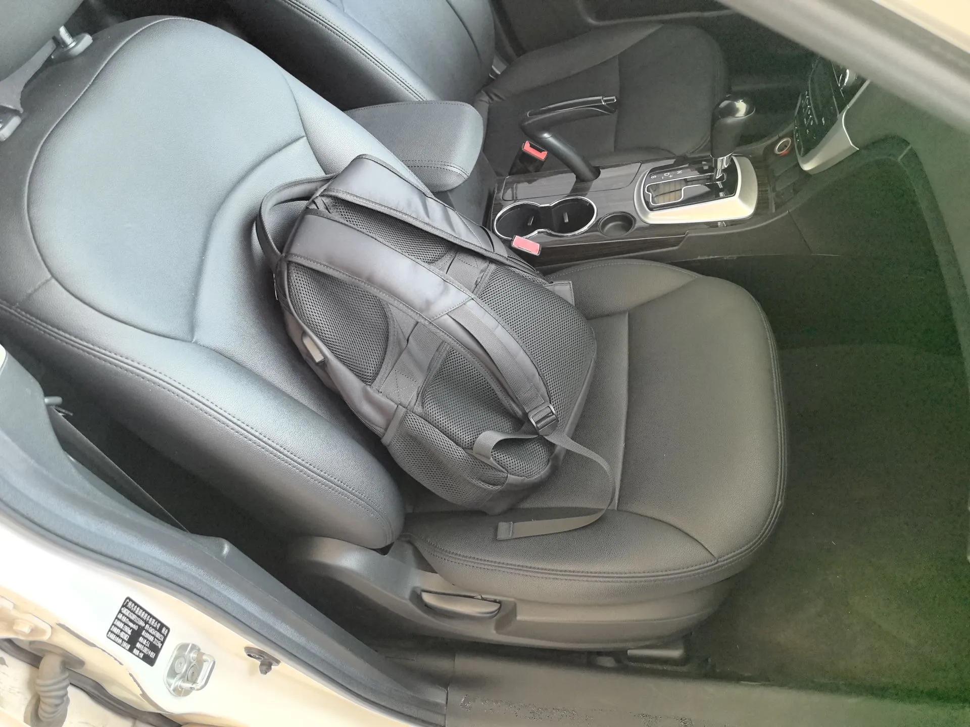 GAC Trumpchi GS5 Super 2015 2.0L Automatic Two-Wheel Drive Comfort Edition — миниатюра 23