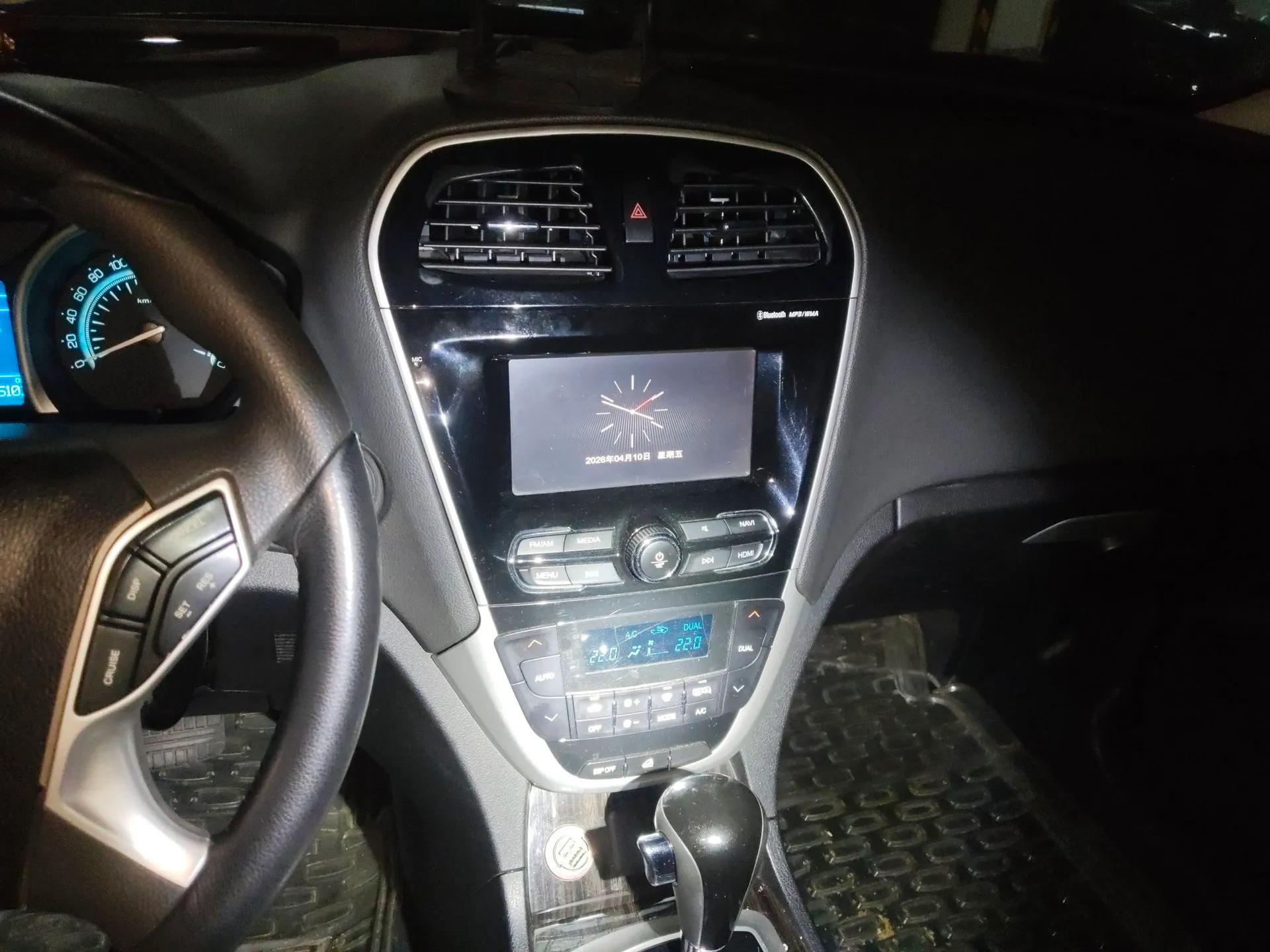 GAC Trumpchi GS5 Super 2015 2.0L Automatic Two-Wheel Drive Luxury Navigation Edition — миниатюра 14
