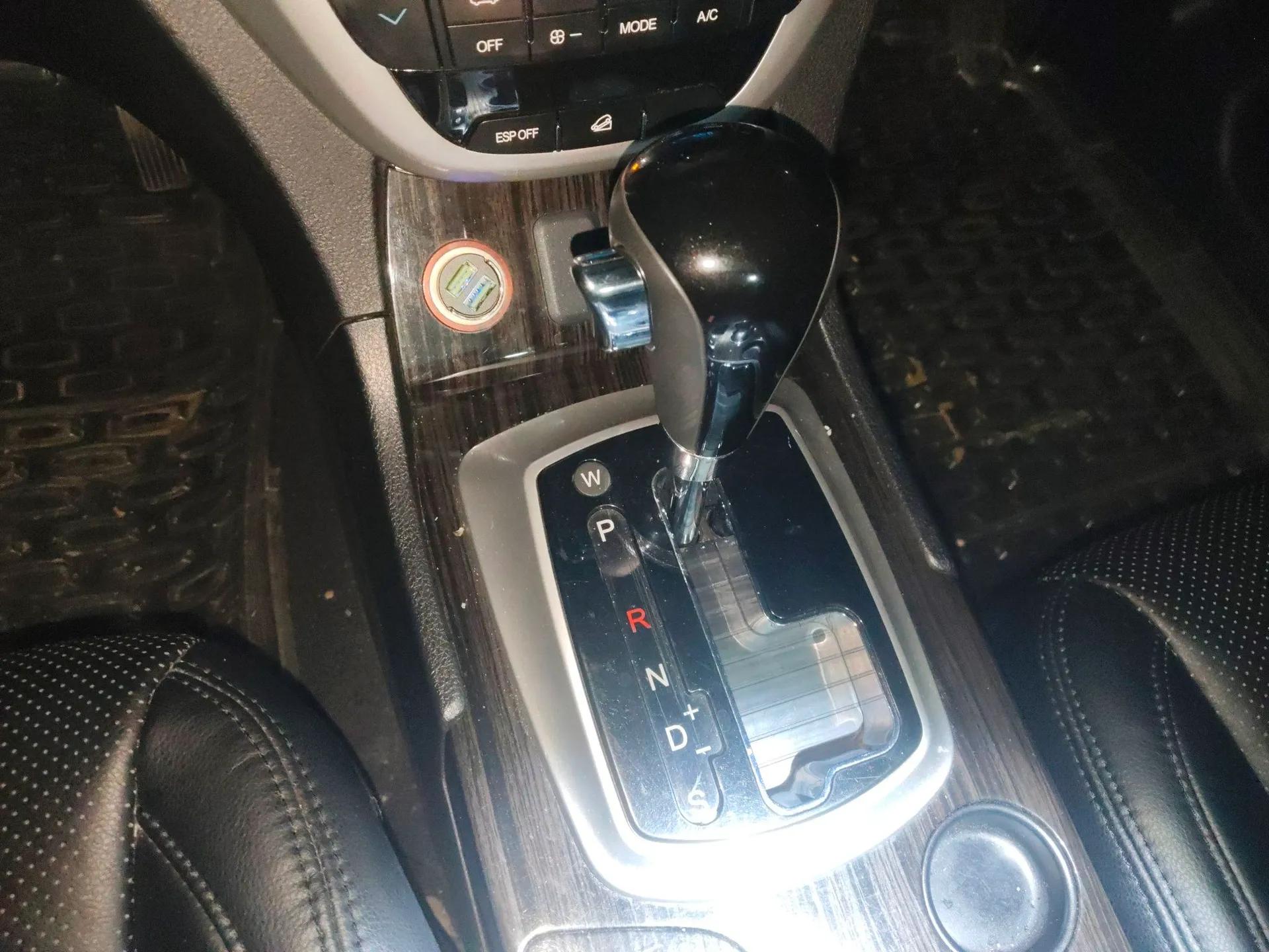 GAC Trumpchi GS5 Super 2015 2.0L Automatic Two-Wheel Drive Luxury Navigation Edition — миниатюра 15