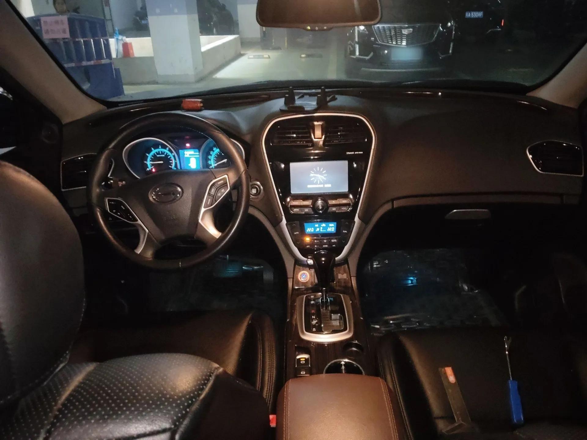 GAC Trumpchi GS5 Super 2015 2.0L Automatic Two-Wheel Drive Luxury Navigation Edition — миниатюра 10