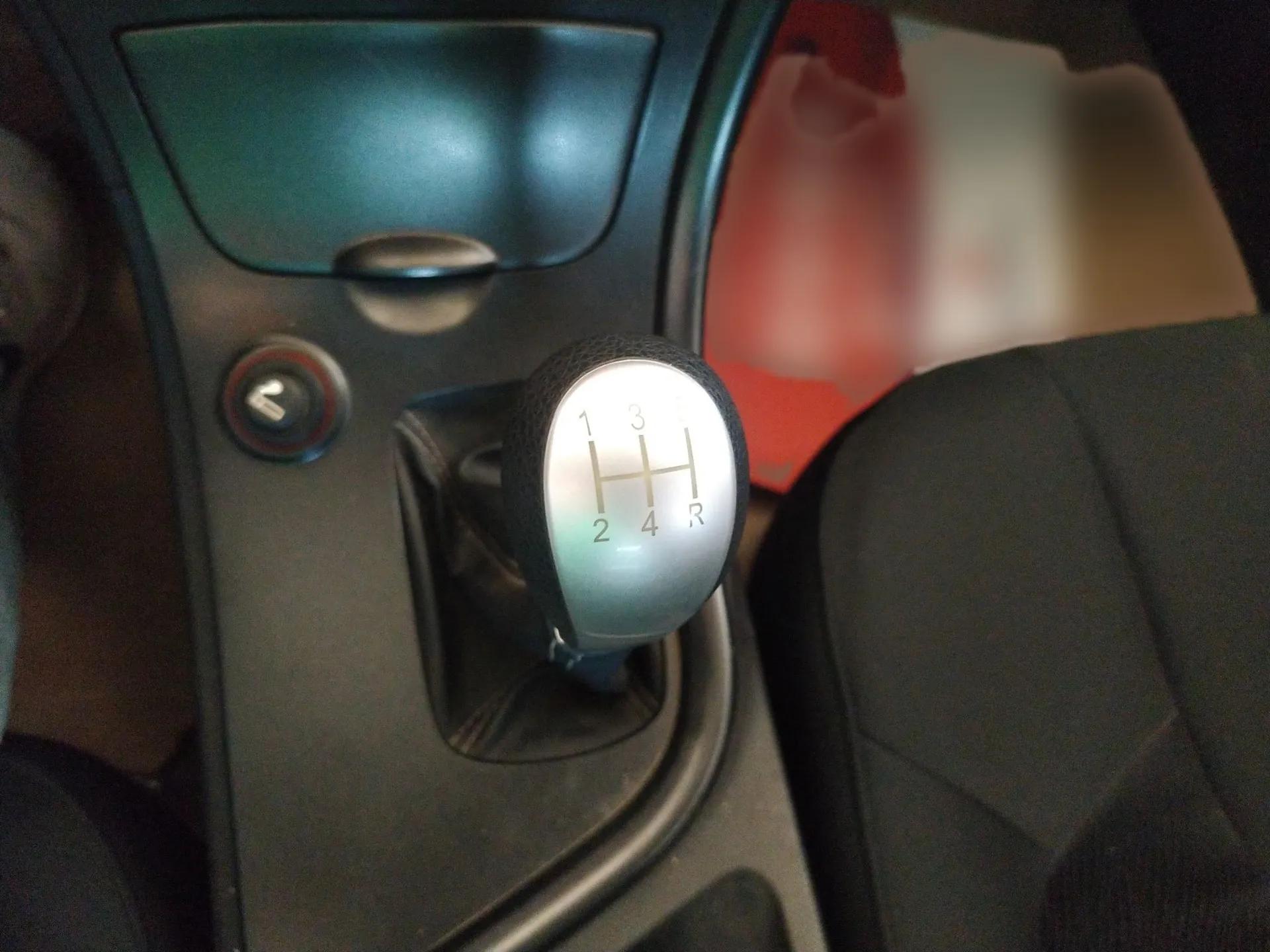 GAC Trumpchi GA3 2013 1.6L Manual Elite Edition — миниатюра 16
