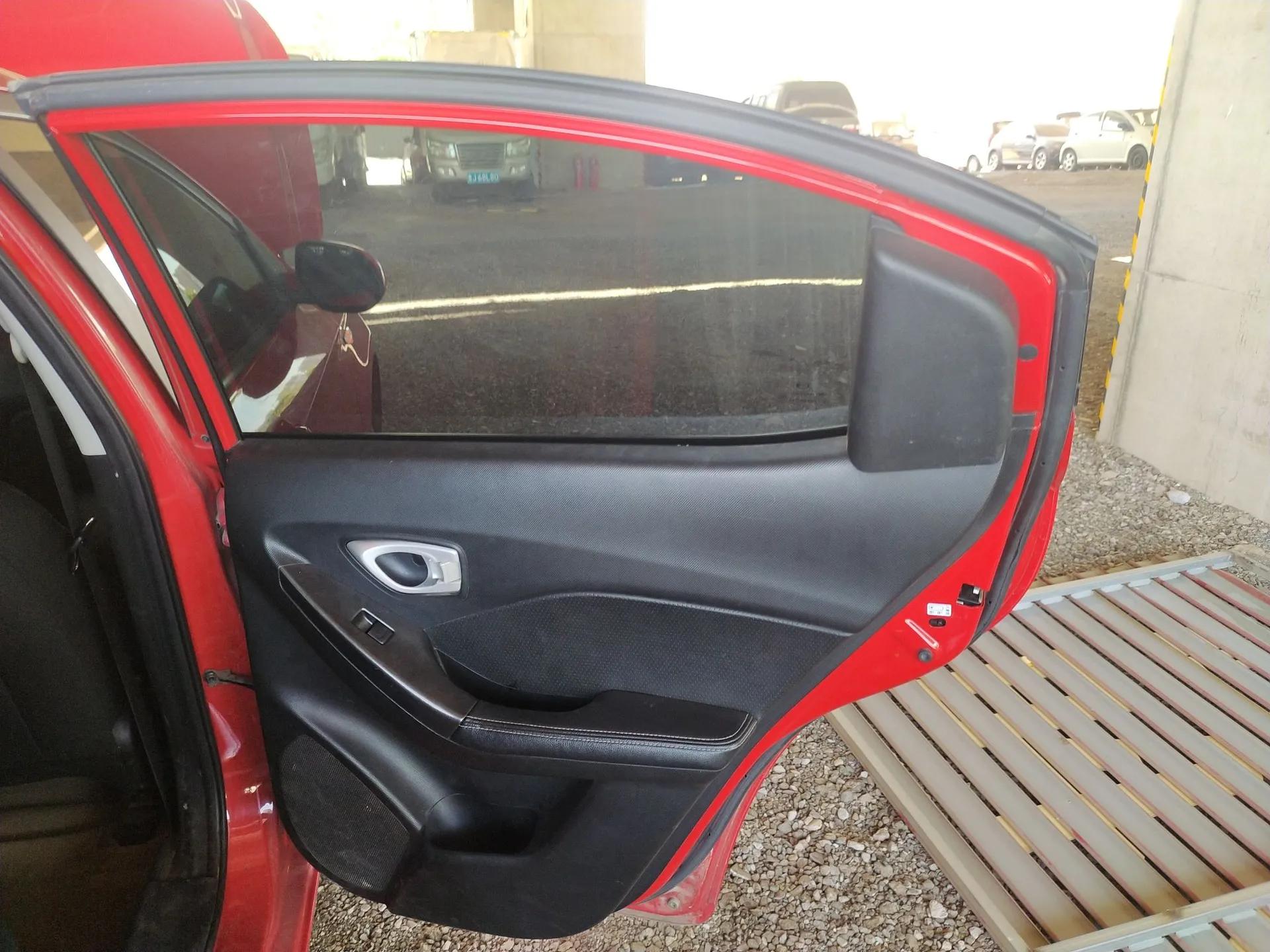 GAC Trumpchi GA3 2013 1.6L Manual Elite Edition — миниатюра 25