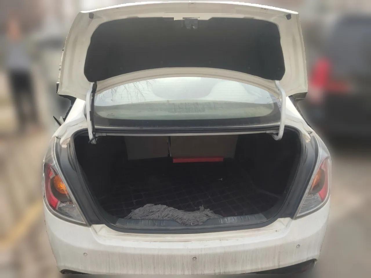 GAC Trumpchi GA3 2013 1.6L Manual Elite Edition — миниатюра 20