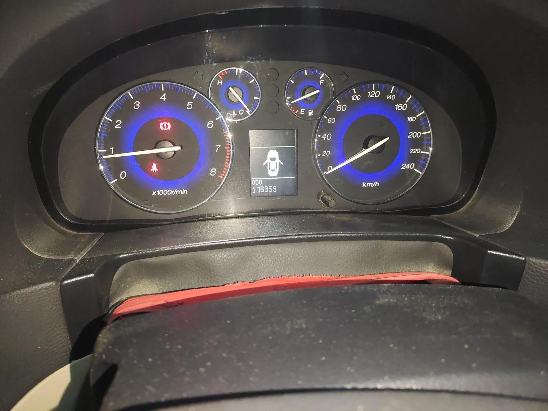 GAC Trumpchi GA5 2011 2.0L Manual Elite Edition — миниатюра 13