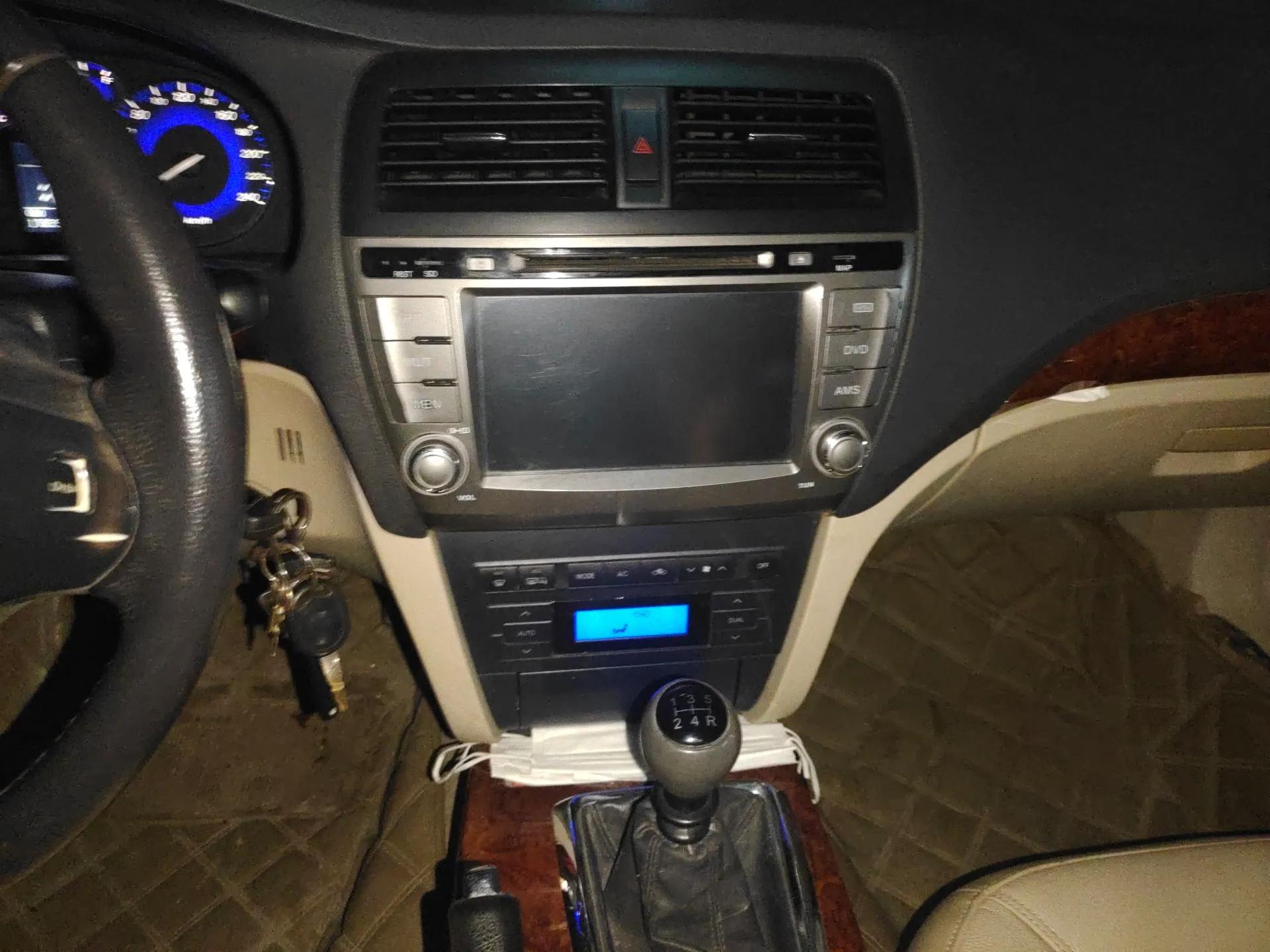 GAC Trumpchi GA5 2011 2.0L Manual Elite Edition — миниатюра 14