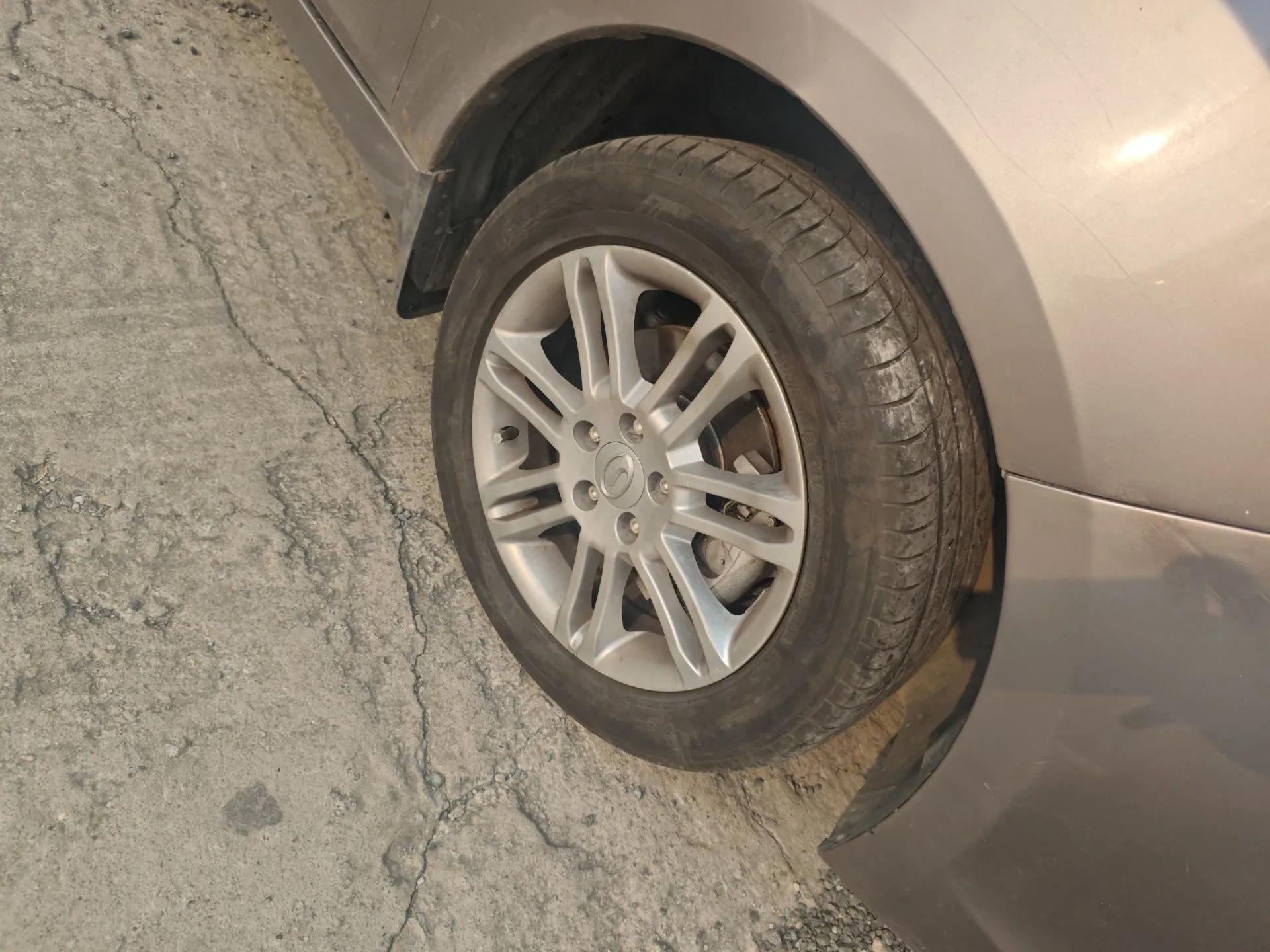 GAC Trumpchi GA5 2012 1.8L Manual Elite Model — миниатюра 8