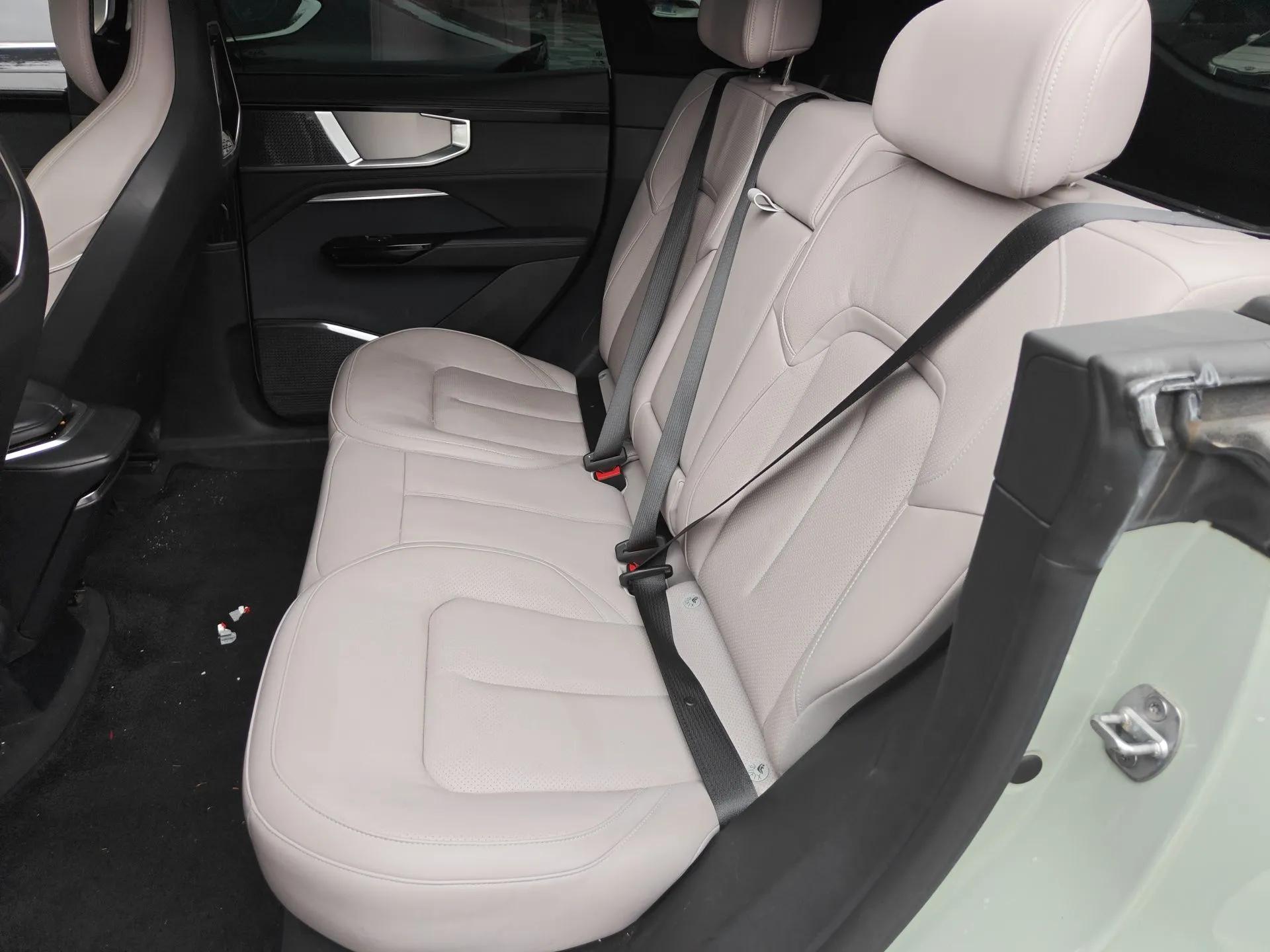 HiPhi Y 2023 560 km Pioneer Edition — миниатюра 18