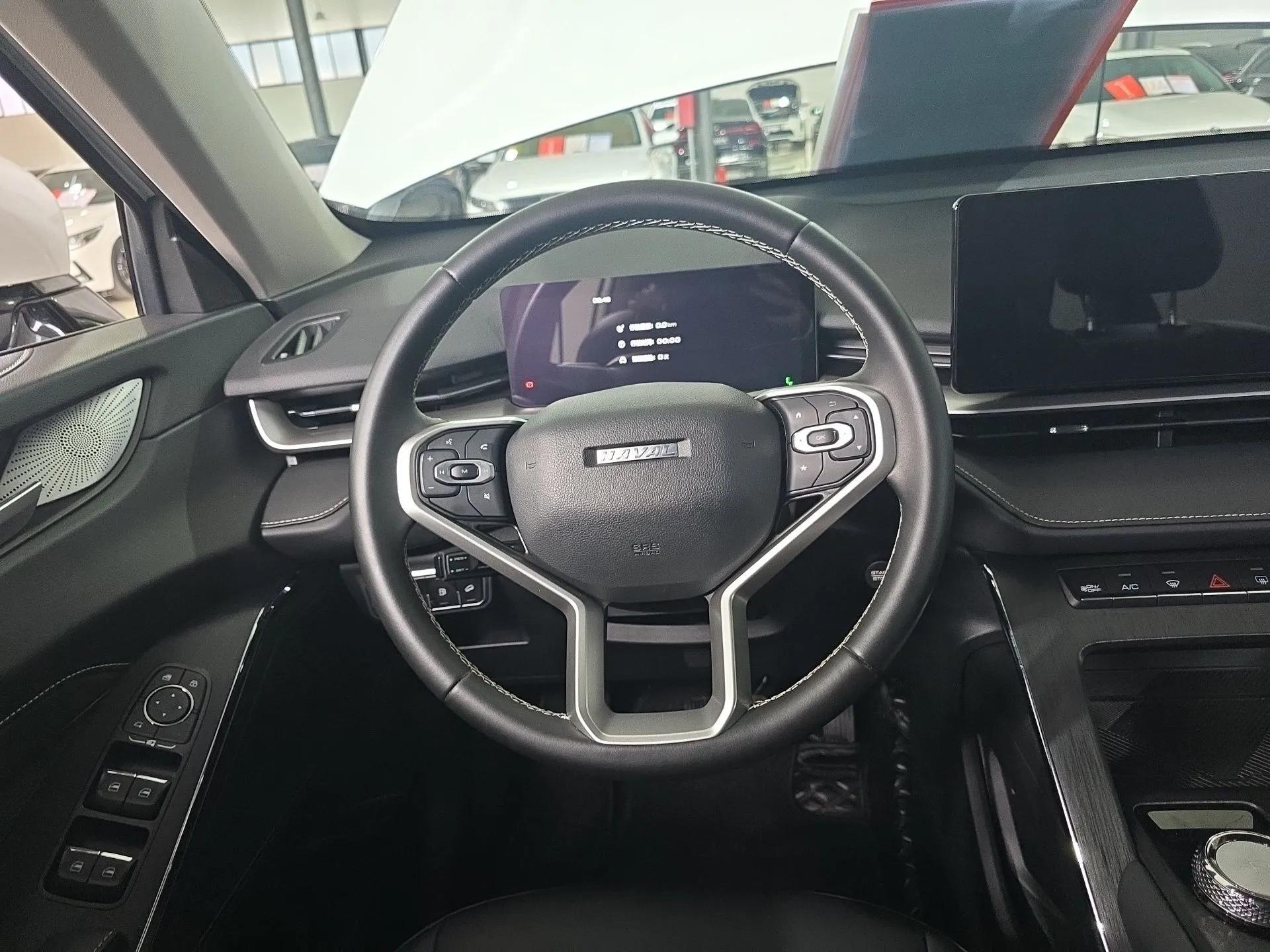 Haval H6 New Energy 2023 DHT-PHEV 110KM Long-Range Edition — миниатюра 14