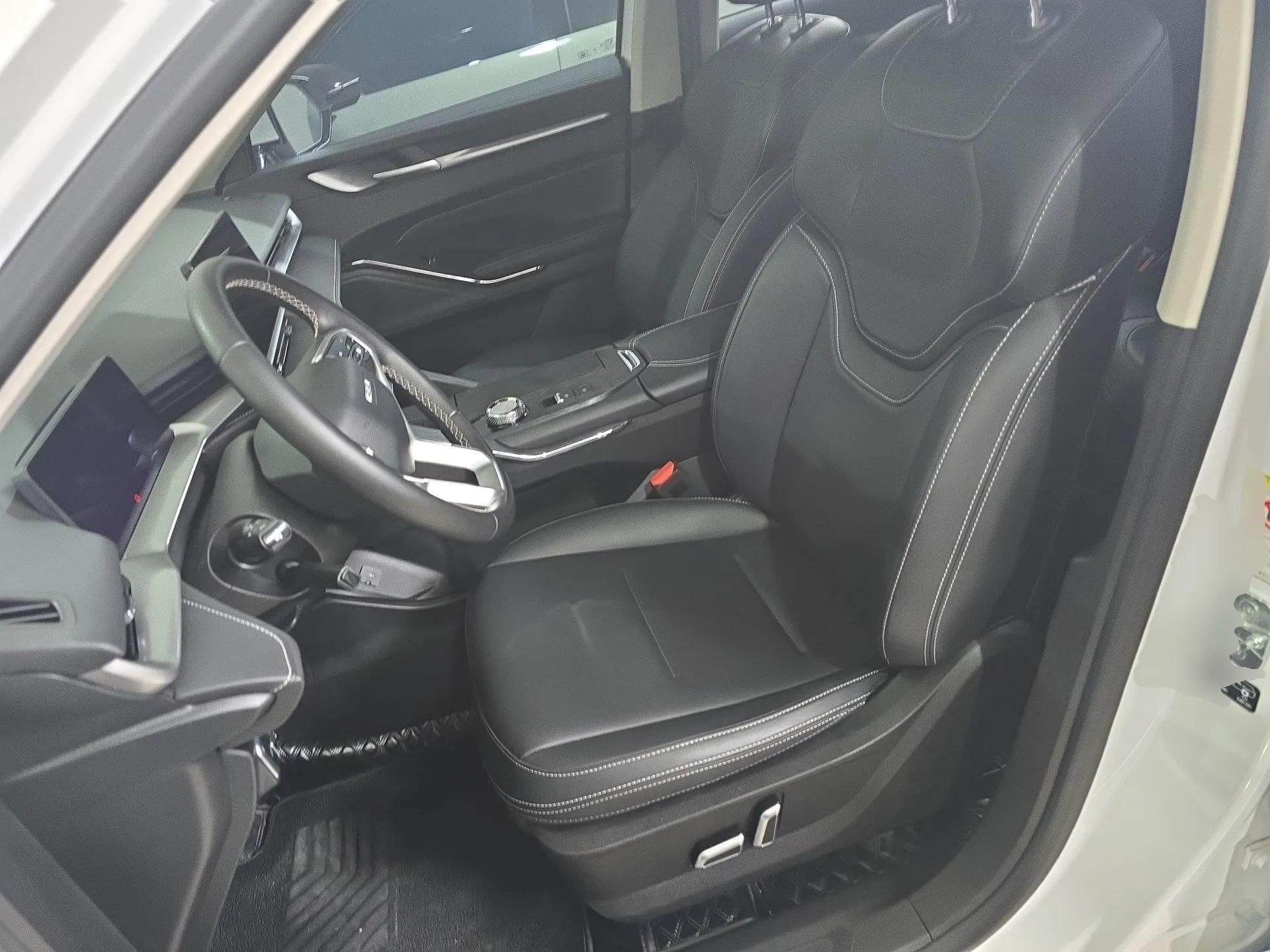 Haval H6 New Energy 2023 DHT-PHEV 110KM Long-Range Edition — миниатюра 18