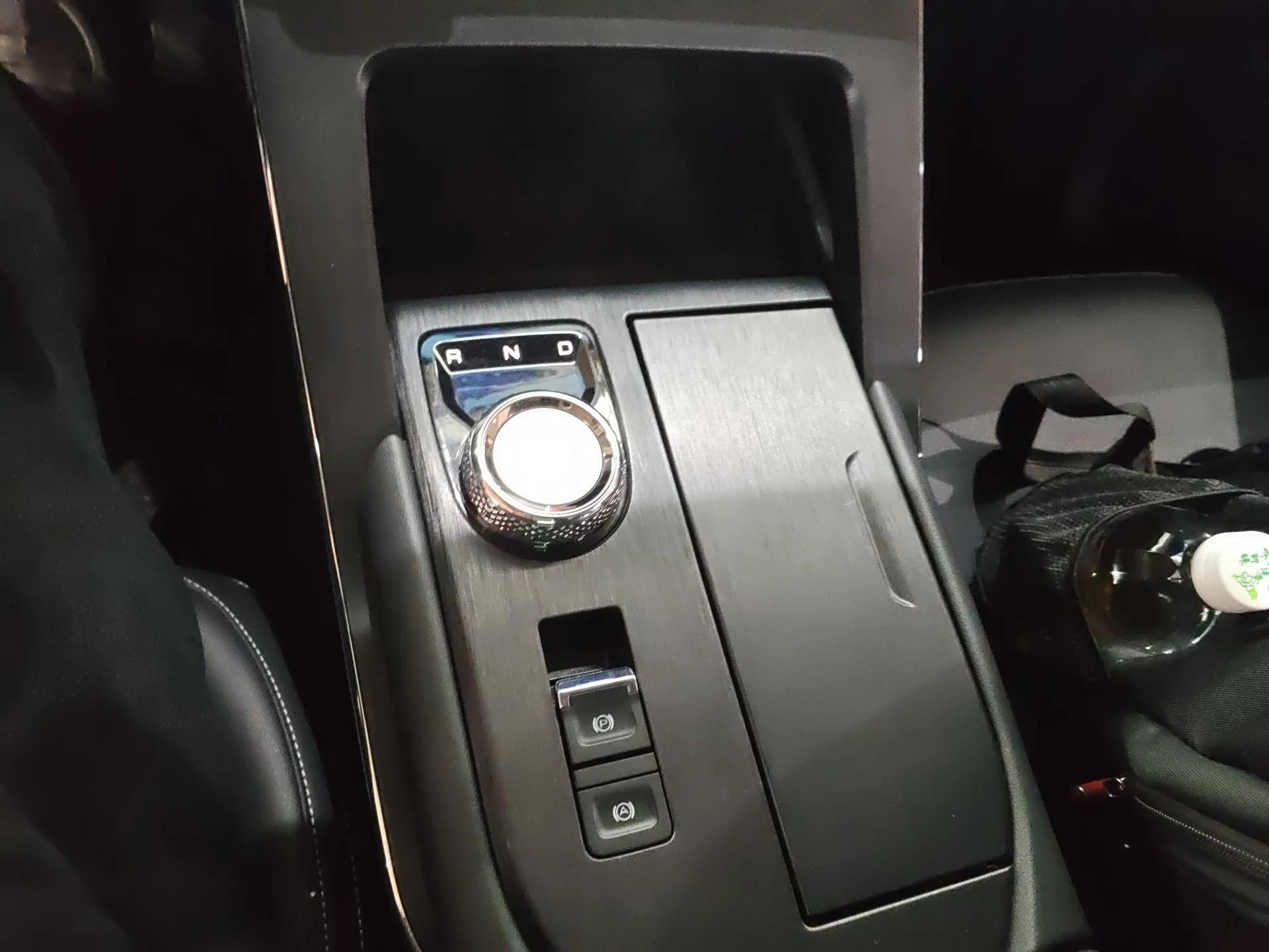 Haval H6 New Energy 2023 DHT-PHEV 110KM Enjoyment Edition — миниатюра 17