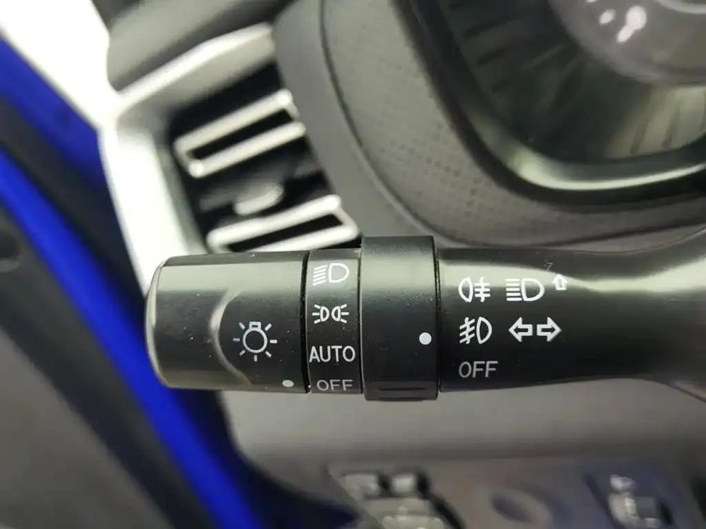 Yuhu 7 2022 2.0T Manual Diesel 2WD Comfort Edition Long Wheelbase — миниатюра 21