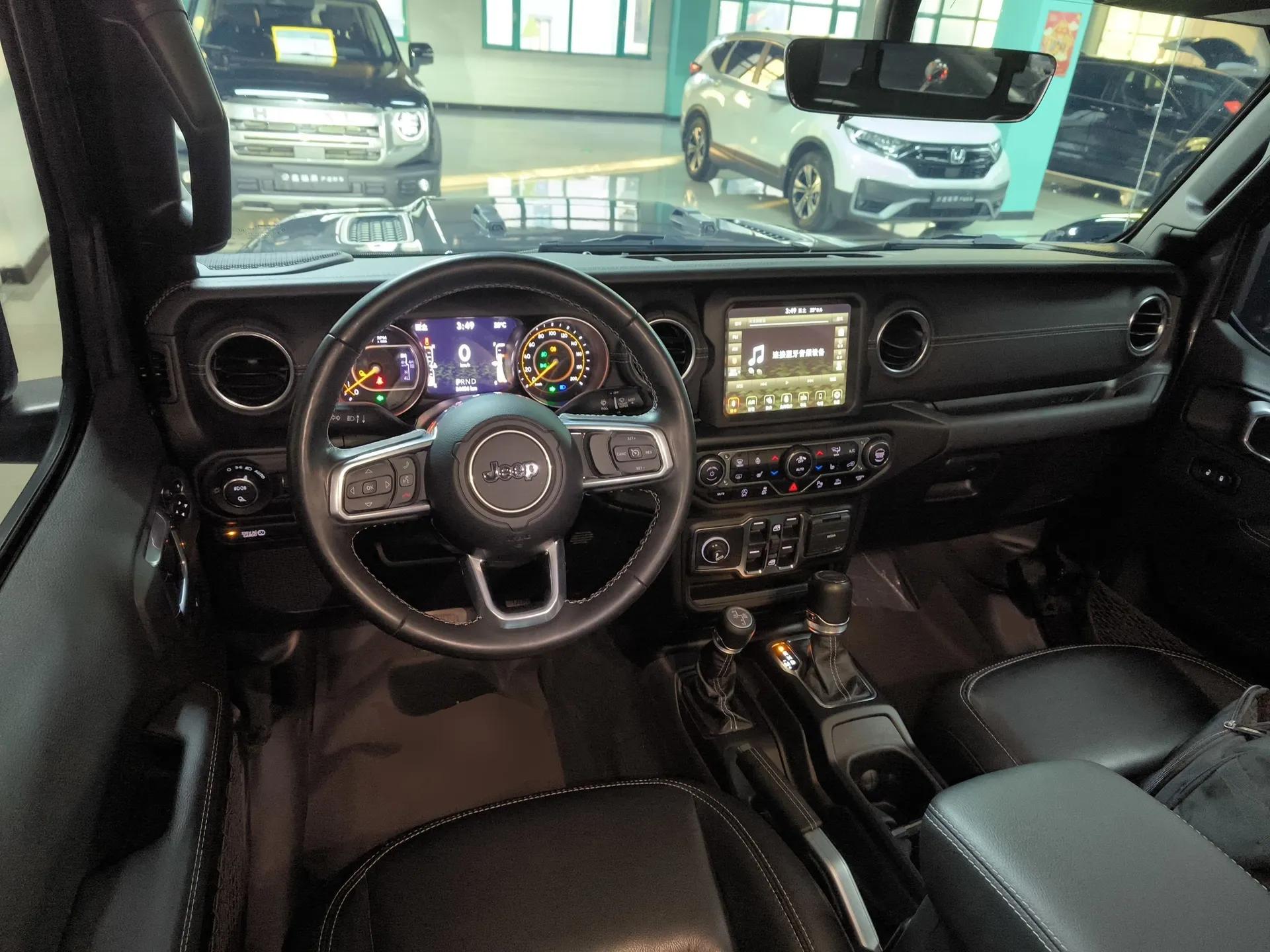 Jeep Gladiator 2022 3.6L Pioneer Edition — миниатюра 20
