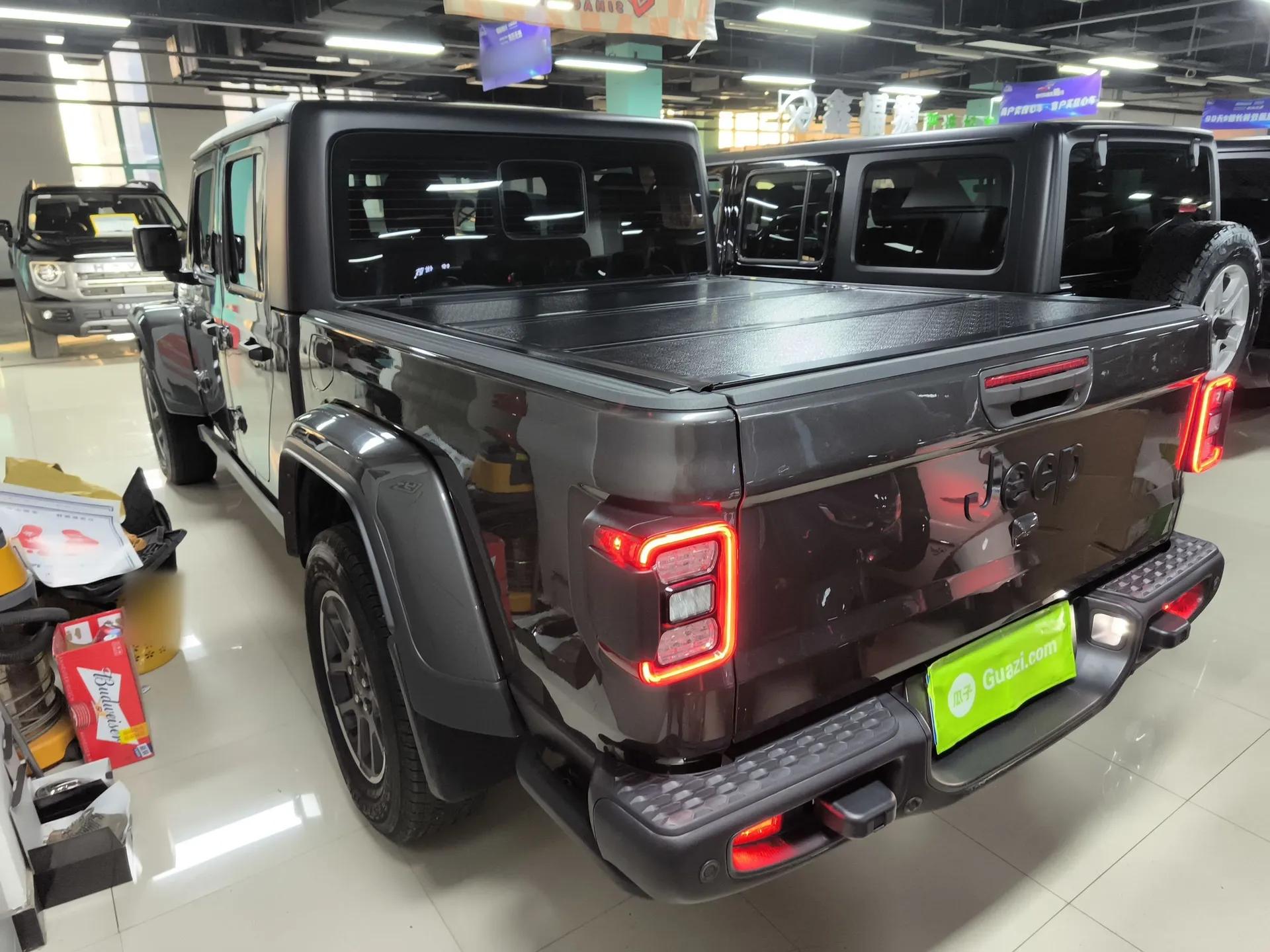 Jeep Gladiator 2022 3.6L Pioneer Edition — миниатюра 5