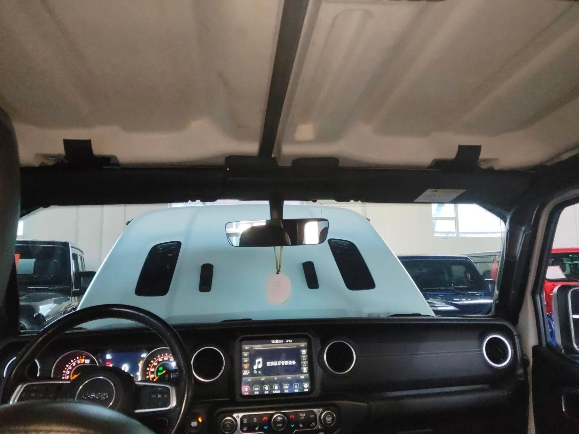 Jeep Gladiator 2022 3.6L Pioneer Edition — миниатюра 17