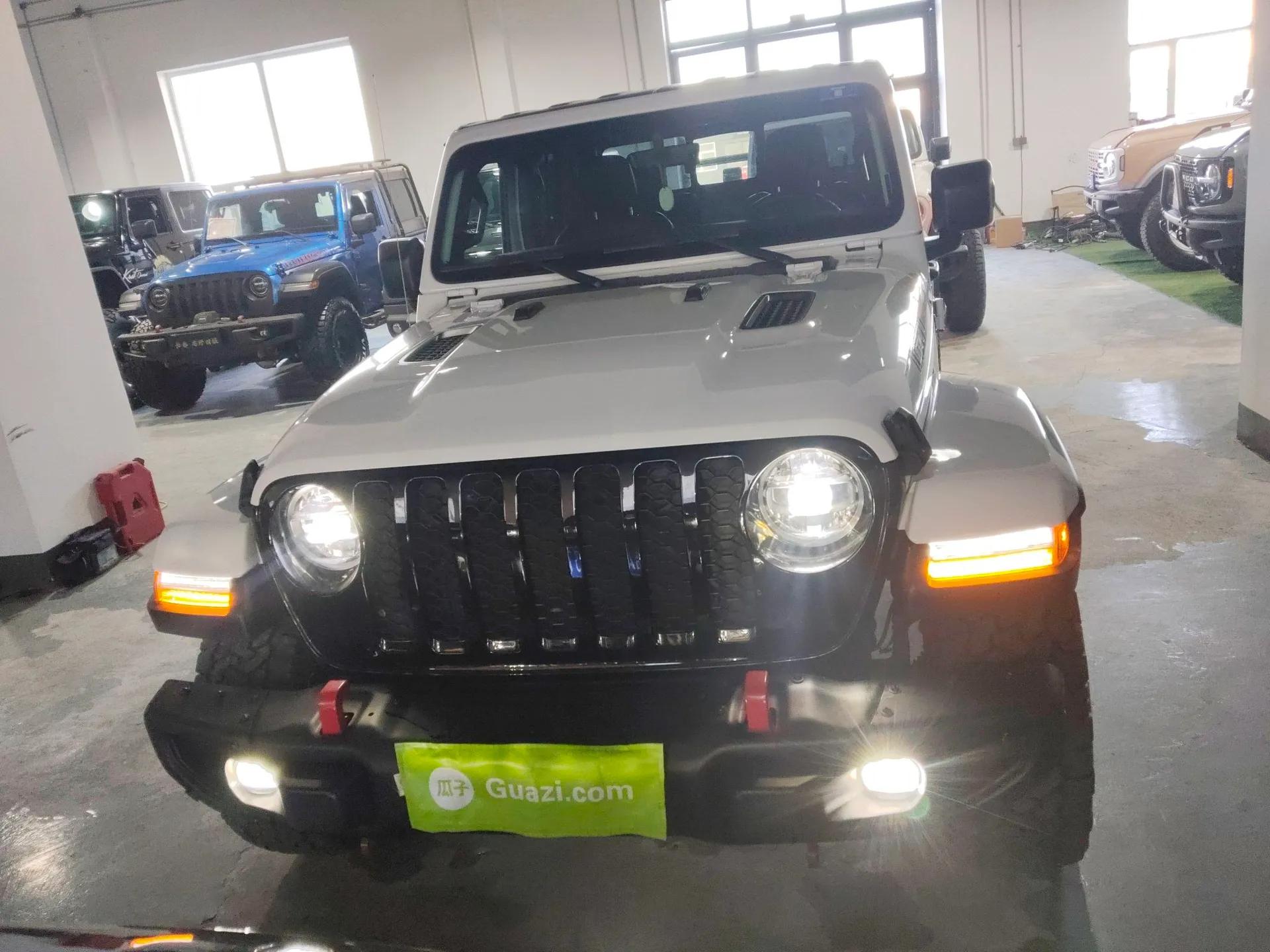 Jeep Gladiator 2022 3.6L Pioneer Edition — миниатюра 3