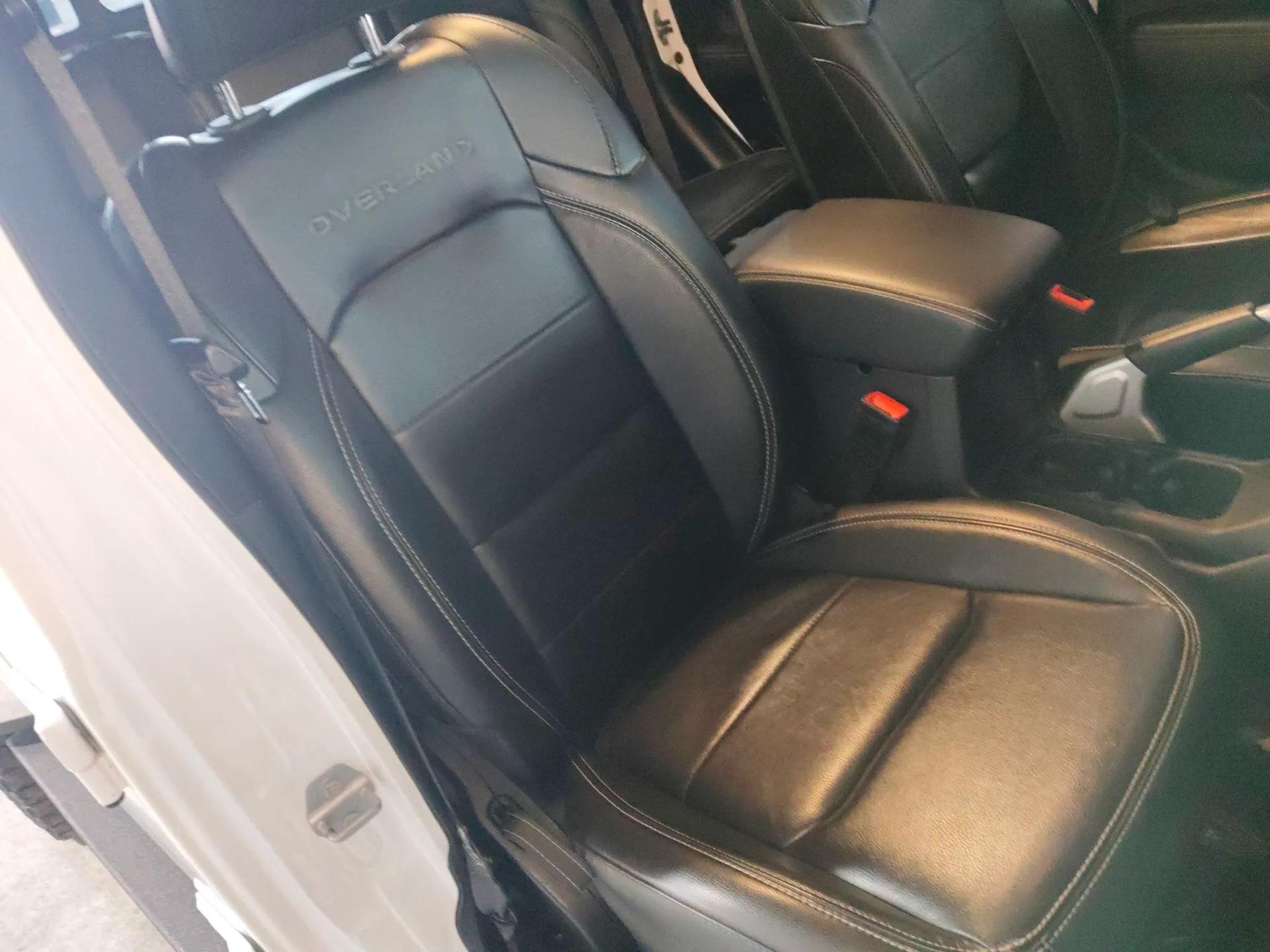 Jeep Gladiator 2022 3.6L Pioneer Edition — миниатюра 23