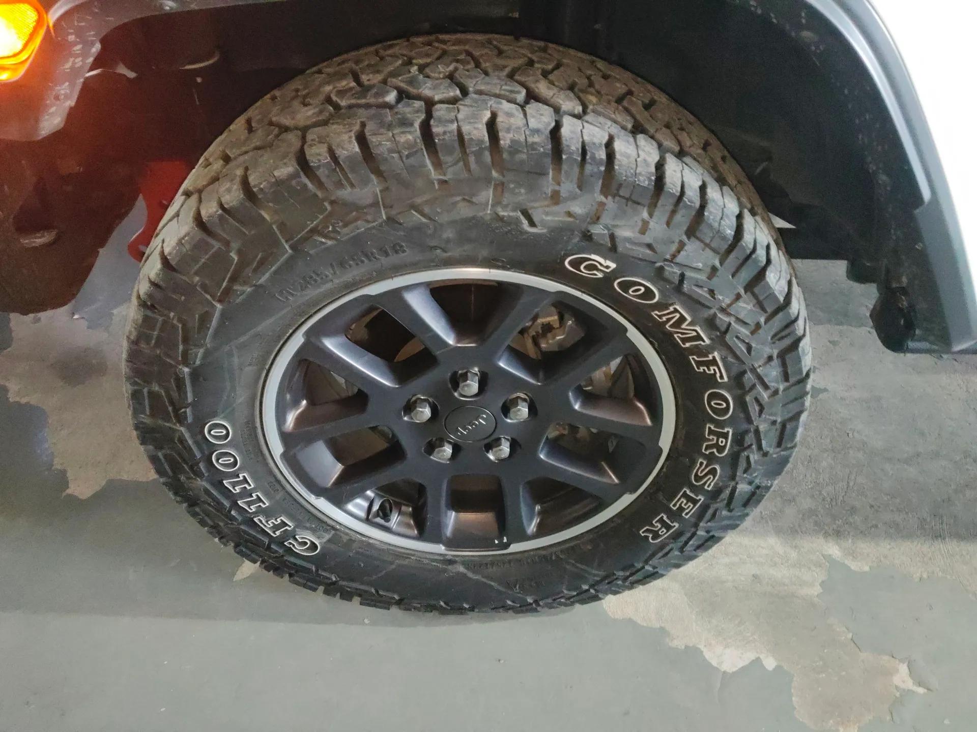 Jeep Gladiator 2022 3.6L Pioneer Edition — миниатюра 9