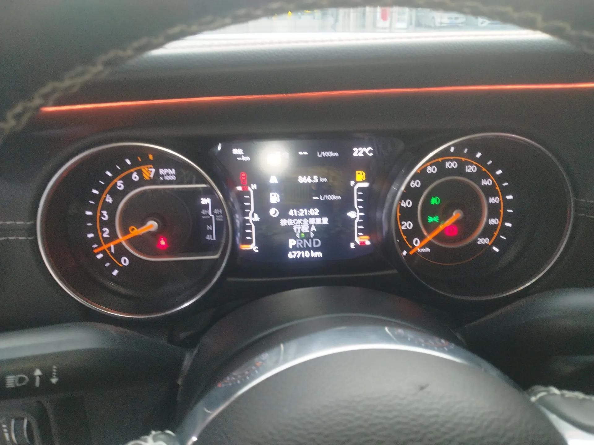 Jeep Gladiator 2022 3.6L Pioneer Edition — миниатюра 13