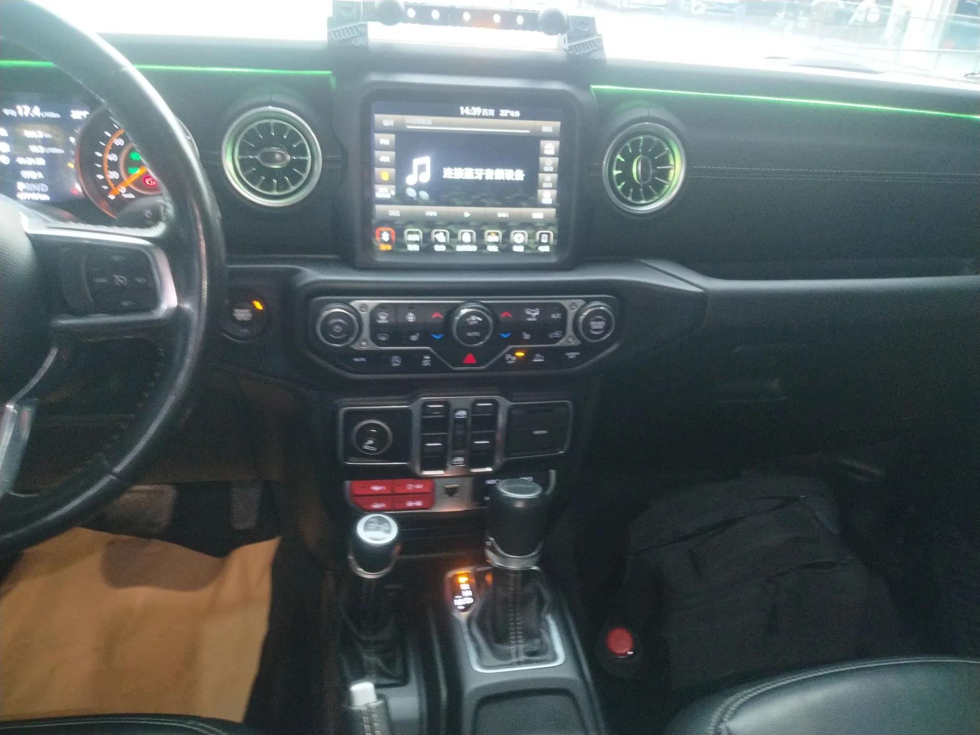 Jeep Gladiator 2022 3.6L Pioneer Edition — миниатюра 14