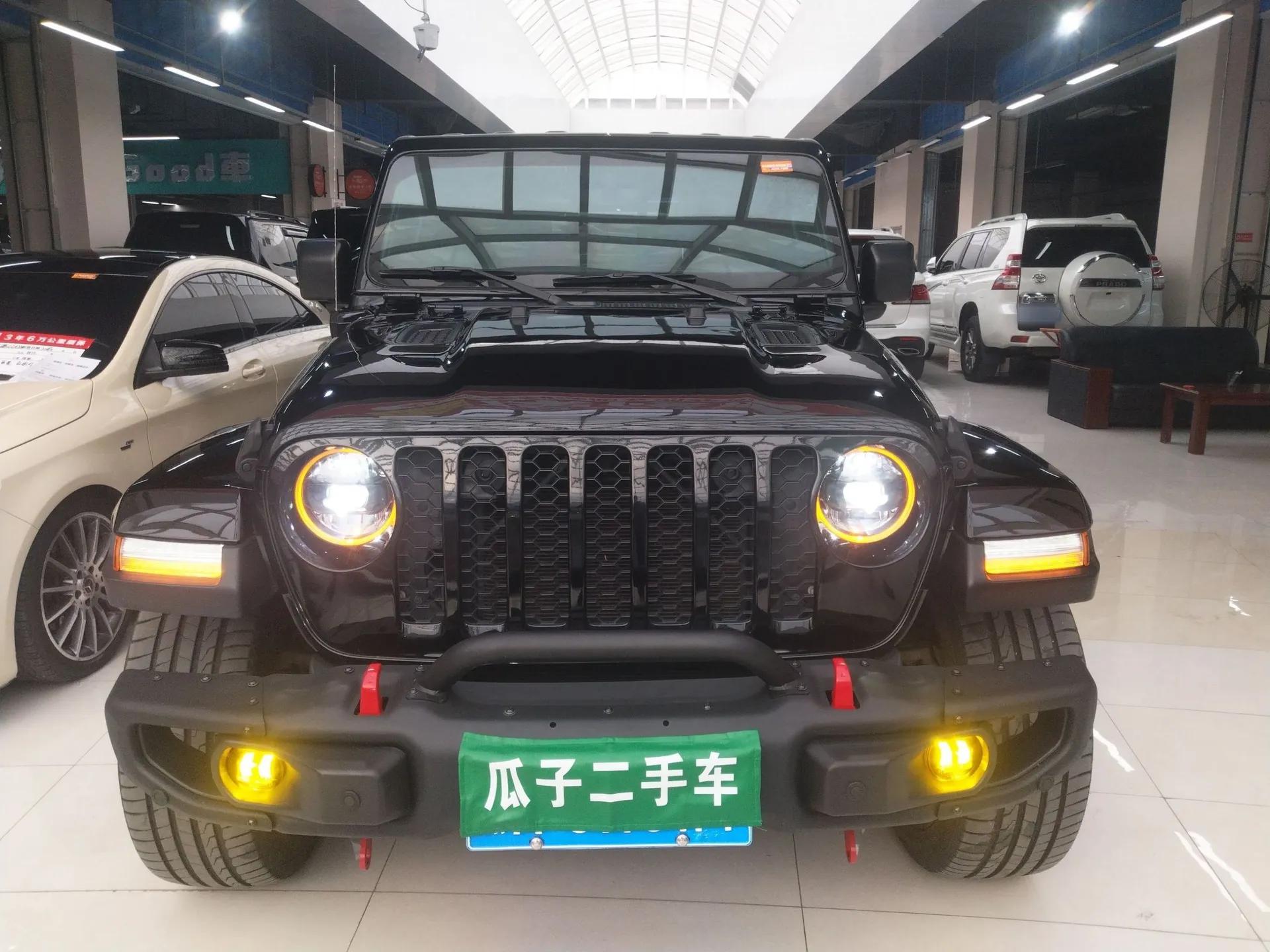 Jeep Gladiator 2022 3.6L Pioneer Edition — миниатюра 3