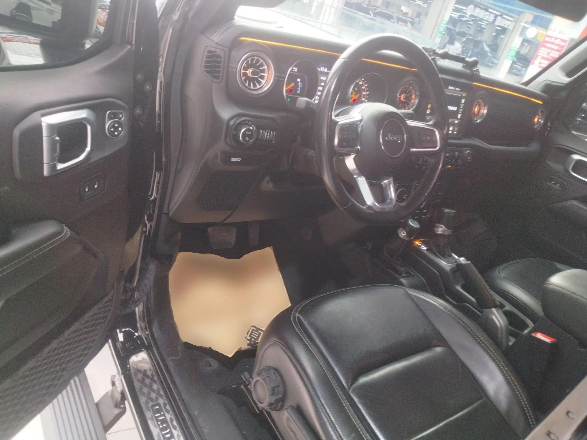 Jeep Gladiator 2022 3.6L Pioneer Edition — миниатюра 21