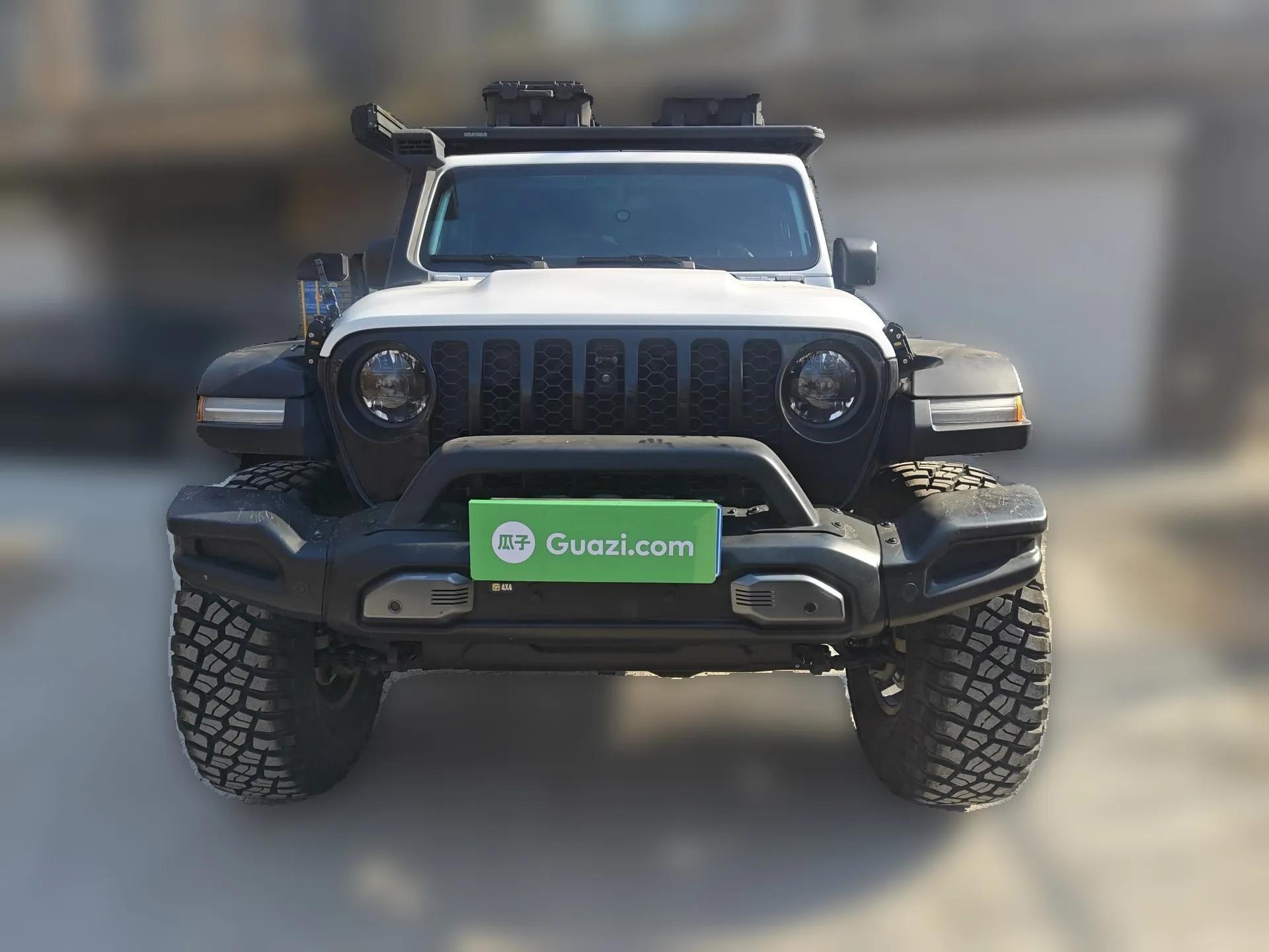 Jeep Gladiator 2024 3.6L Camping Edition — миниатюра 2