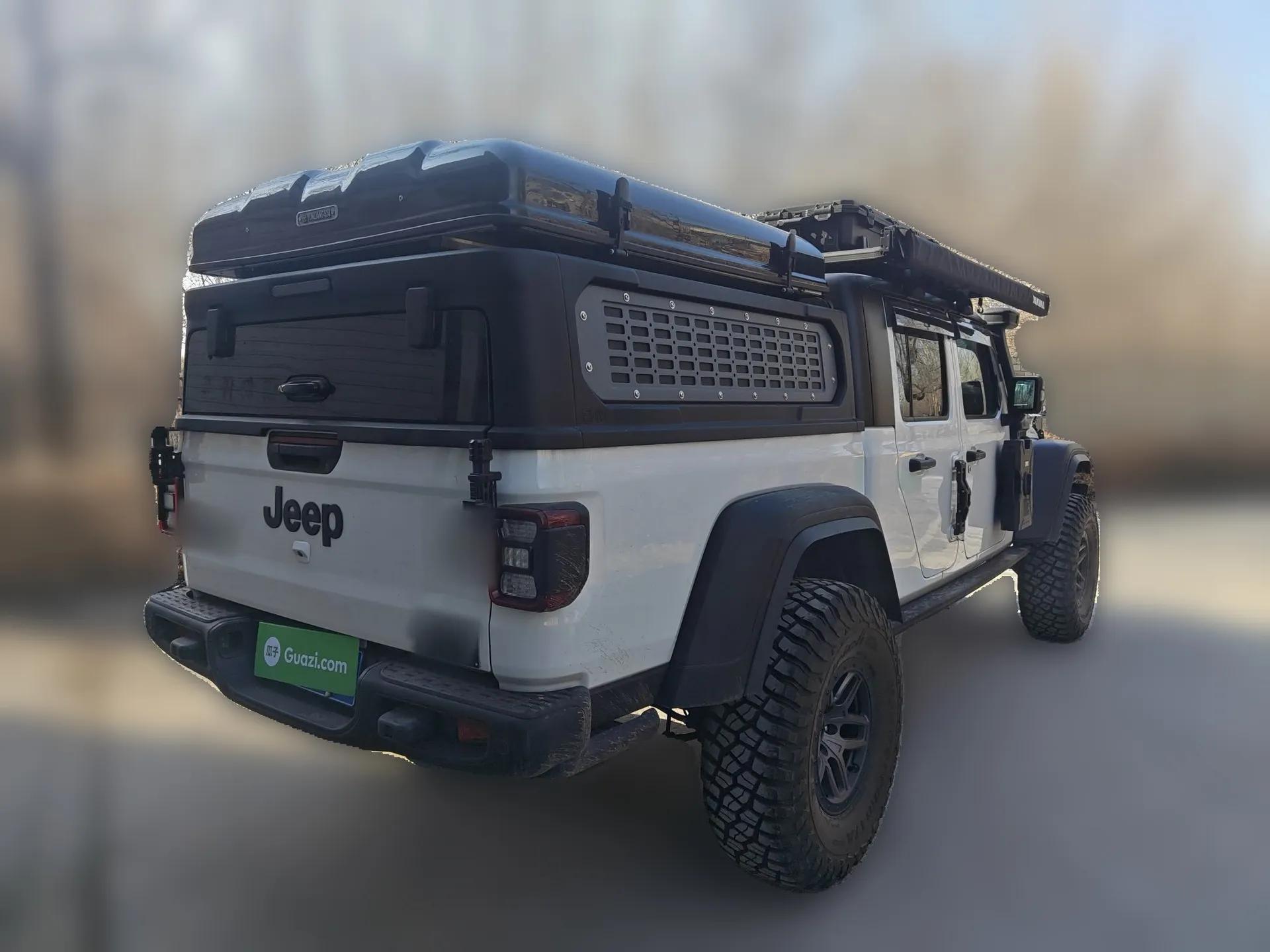 Jeep Gladiator 2024 3.6L Camping Edition — миниатюра 6