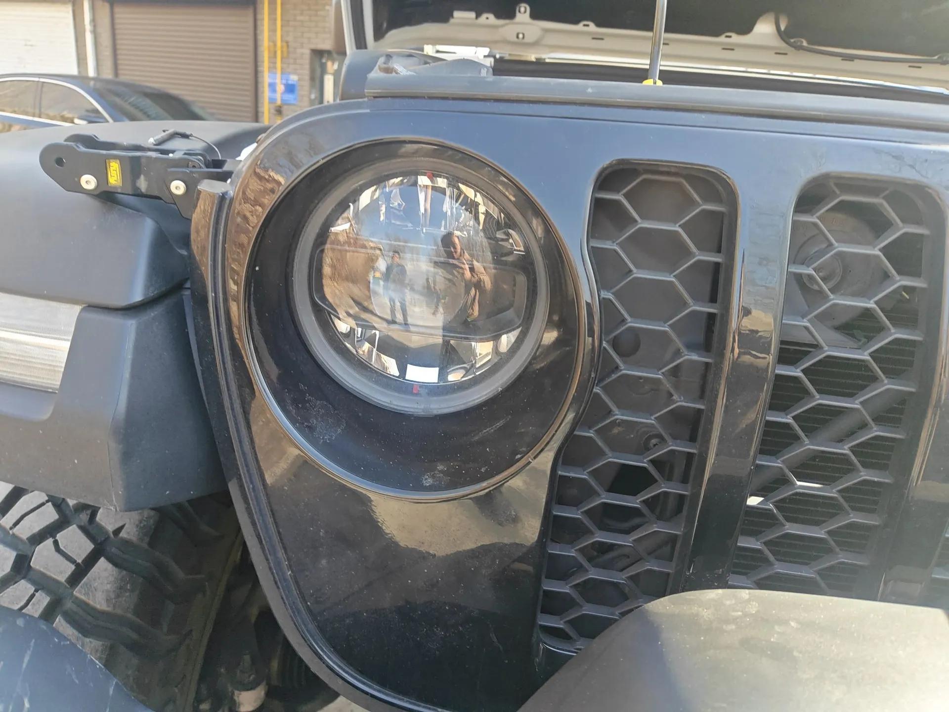 Jeep Gladiator 2024 3.6L Camping Edition — миниатюра 7