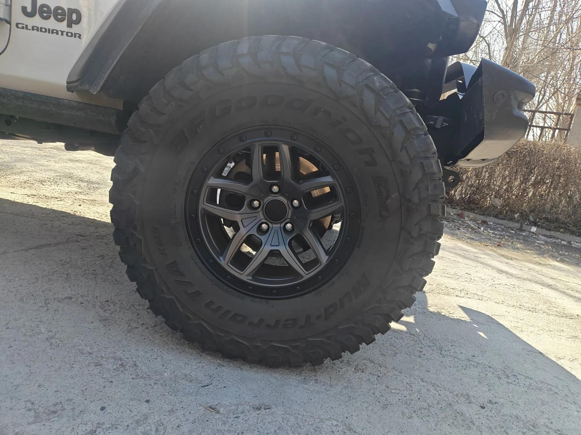 Jeep Gladiator 2024 3.6L Camping Edition — миниатюра 8
