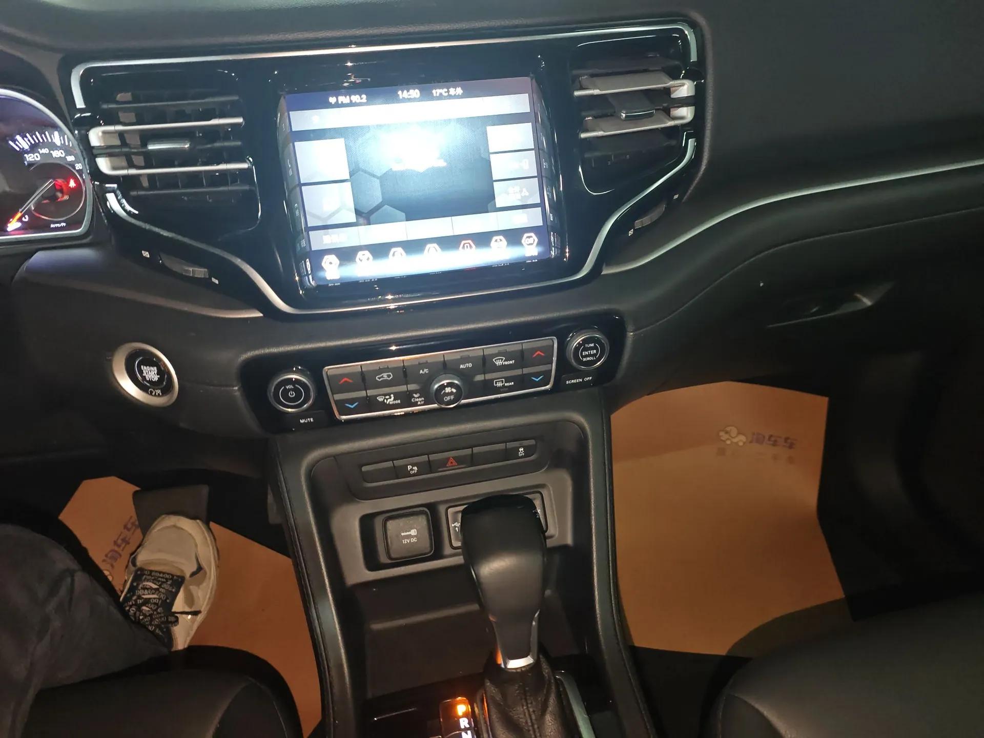 Jeep Commander 2018 2.0T Two-Wheel Drive Enjoyment Version China VI Emission Standard — миниатюра 16