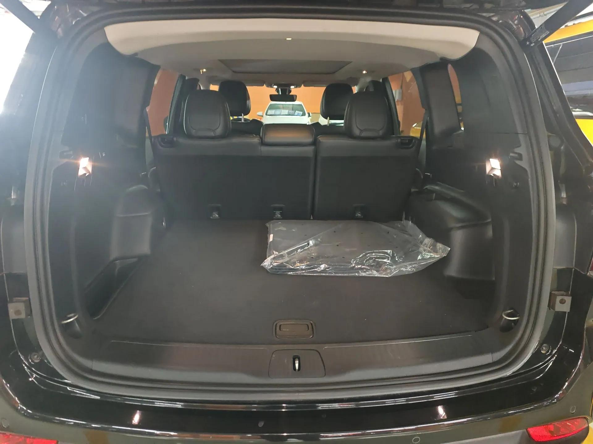 Jeep Commander 2018 2.0T Two-Wheel Drive Enjoyment Version China VI Emission Standard — миниатюра 22
