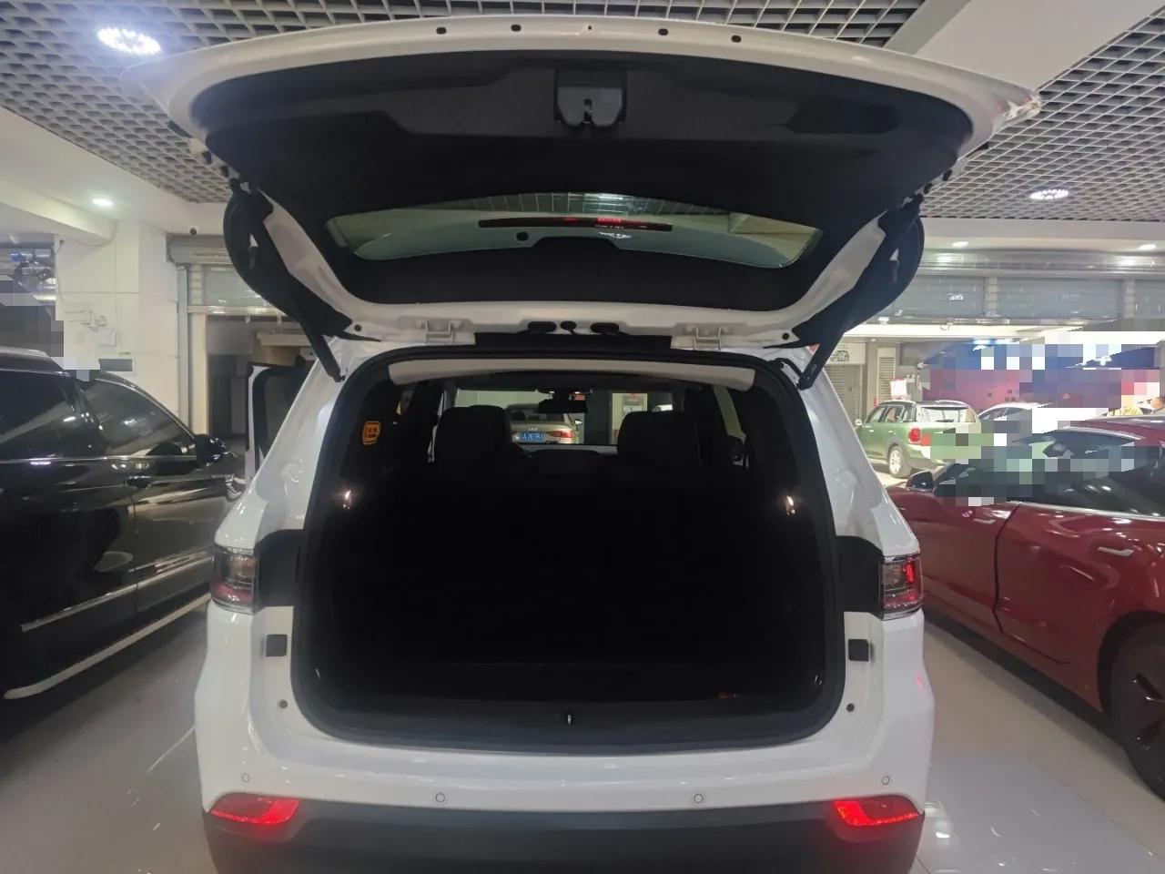 Jeep Commander 2018 2.0T Four-Wheel Drive Prestige Edition China V — миниатюра 22
