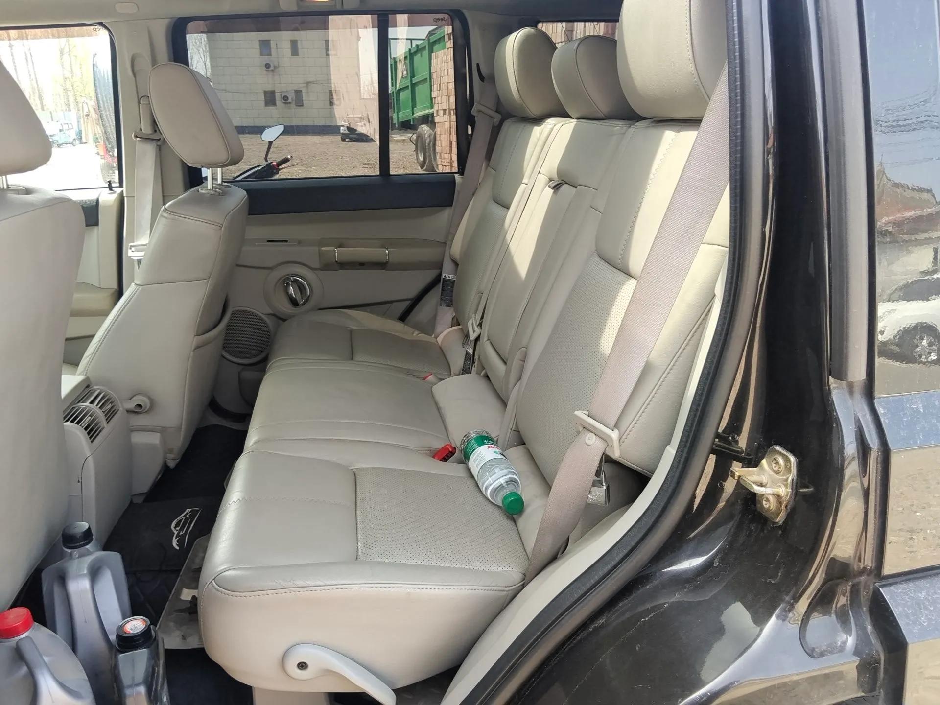 Jeep Commander Classic 2007 5.7 — миниатюра 18