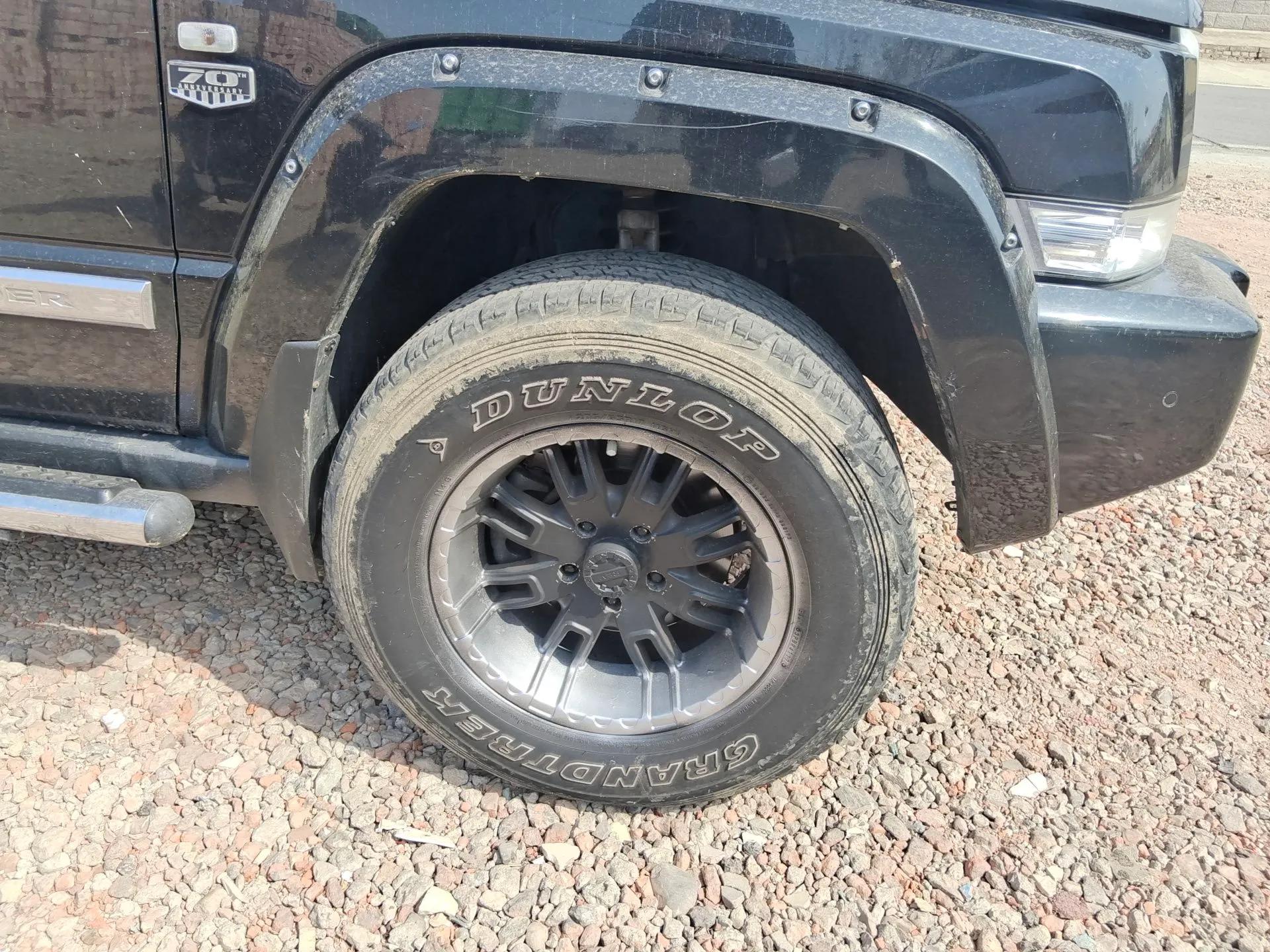 Jeep Commander Classic 2007 5.7 — миниатюра 8